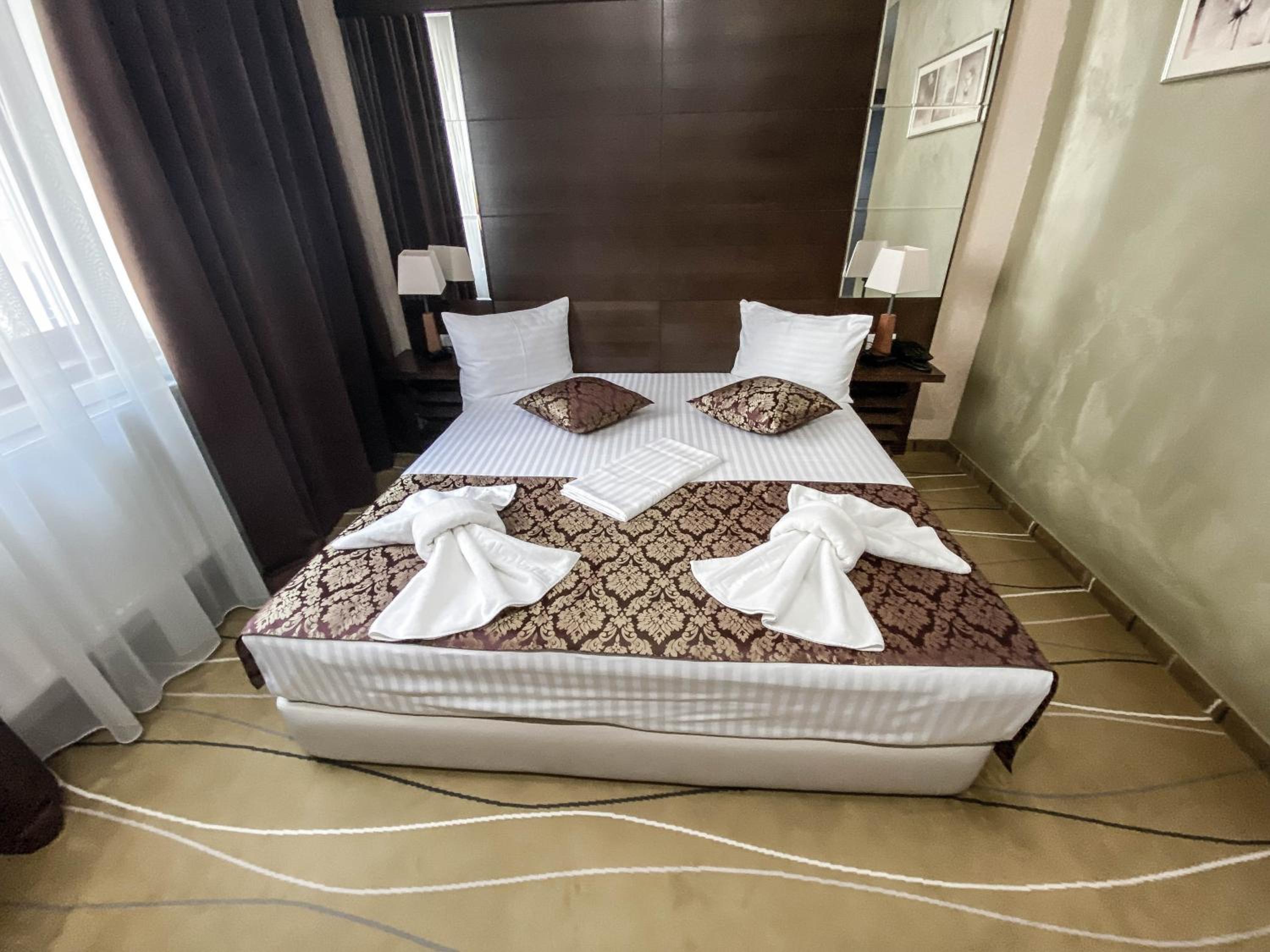 Double Room - Photo 1