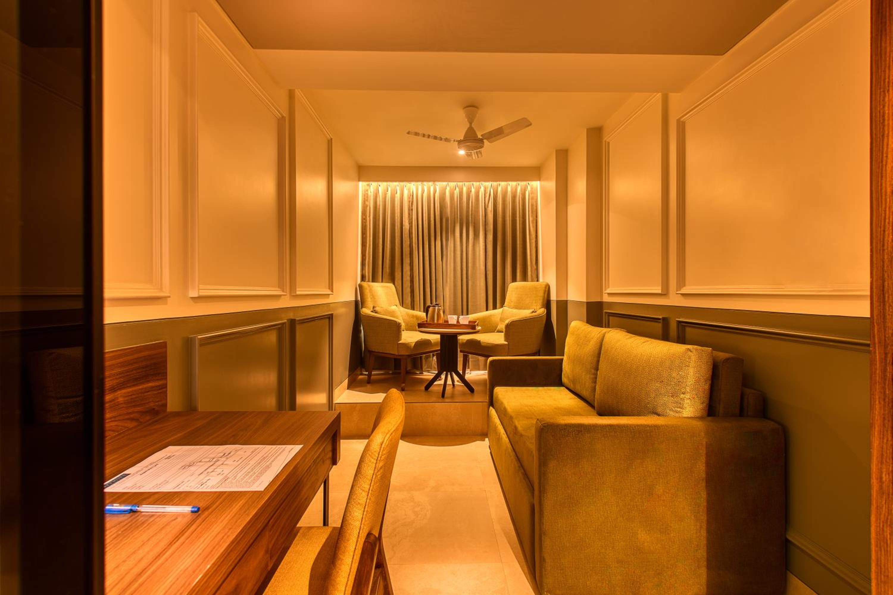 Suite - Photo 2