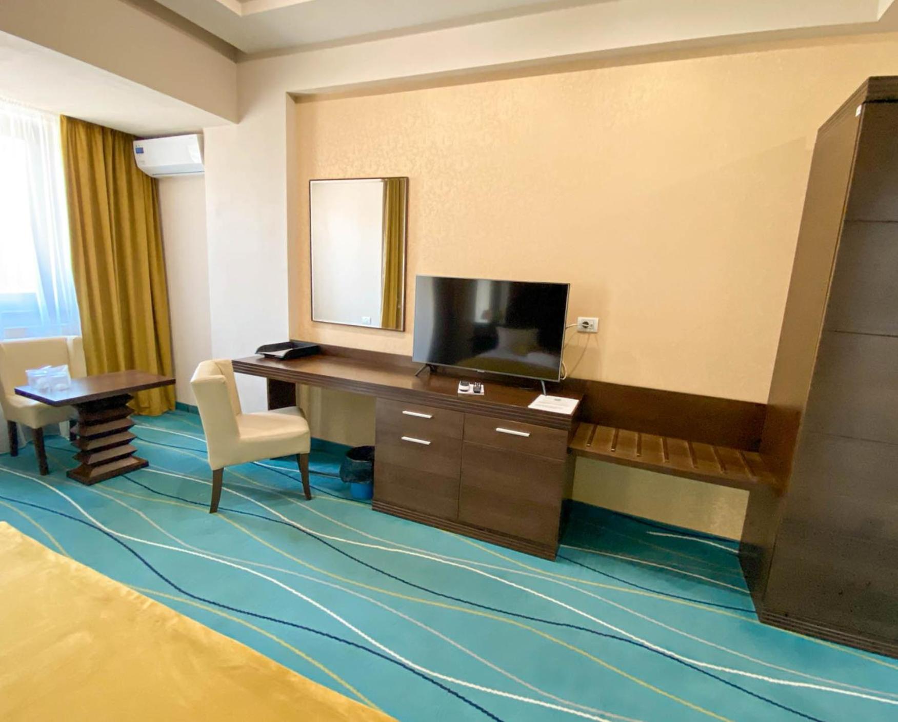 Twin Room - Photo 2