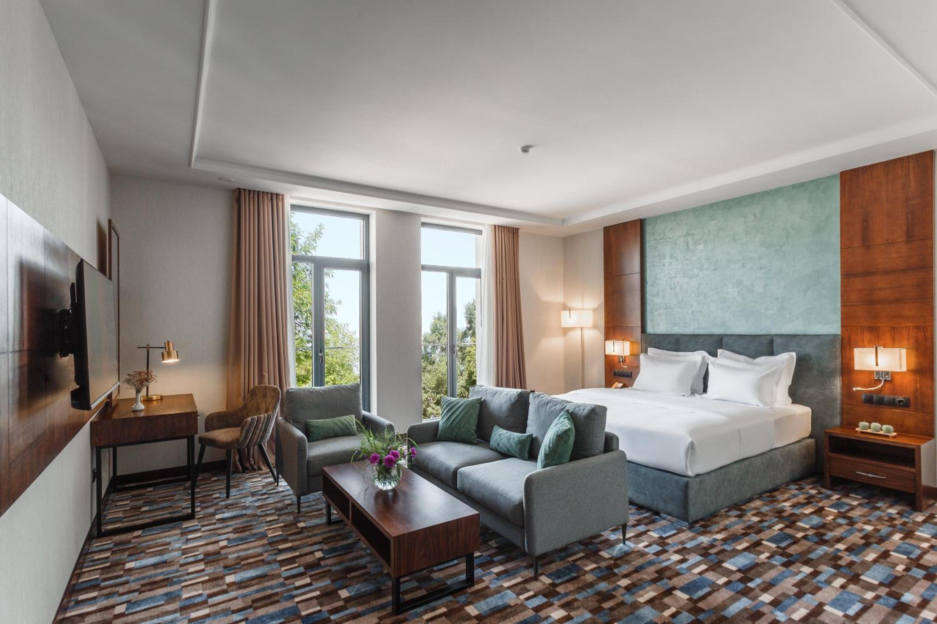 Deluxe King Room