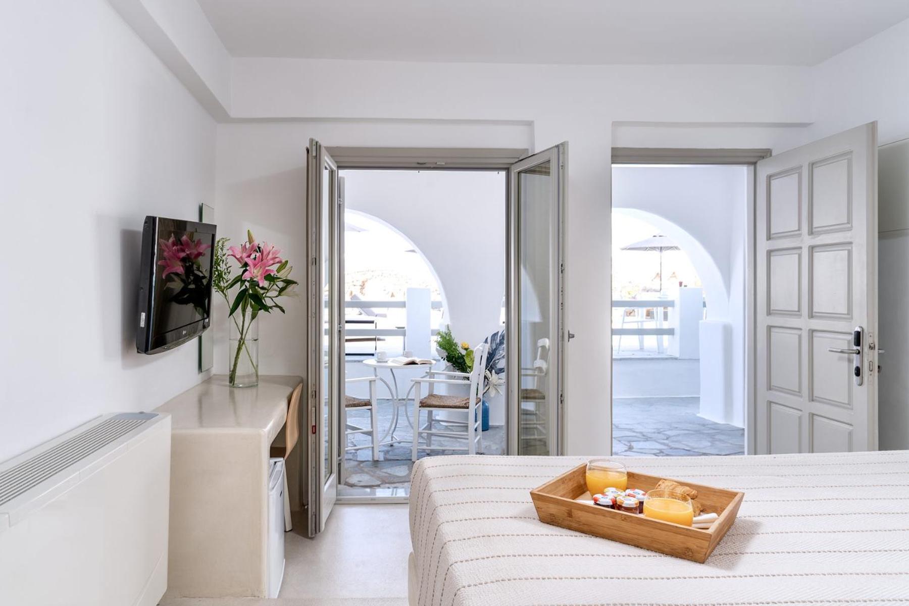 Deluxe Double Room With Pool View
