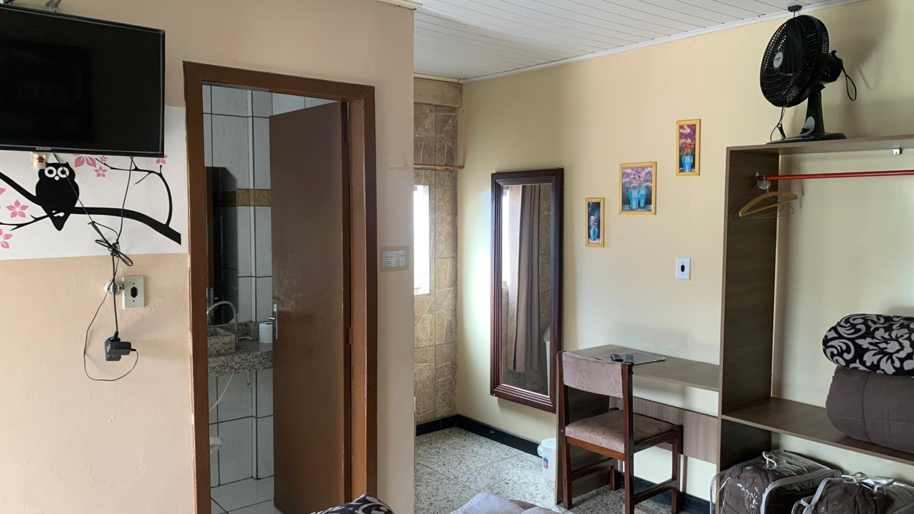 Single Room with Bathroom photo 3