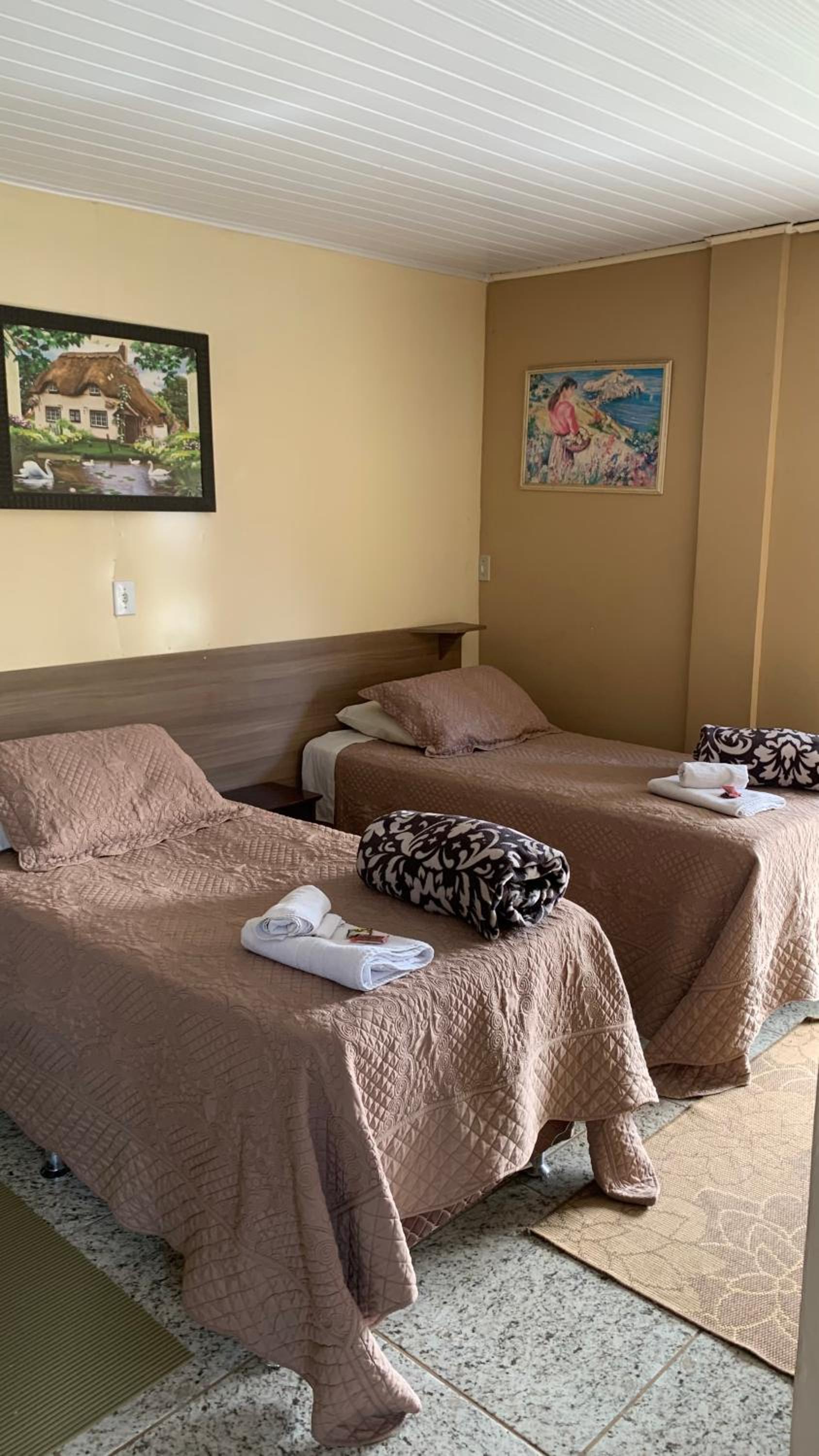 Double or Twin Room with Private Bathroom photo 3