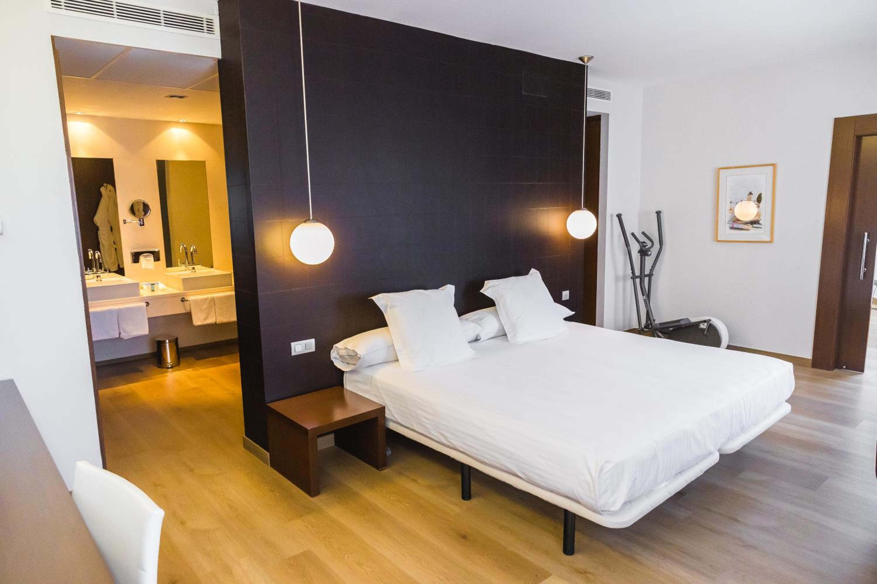 Suite - Photo 4