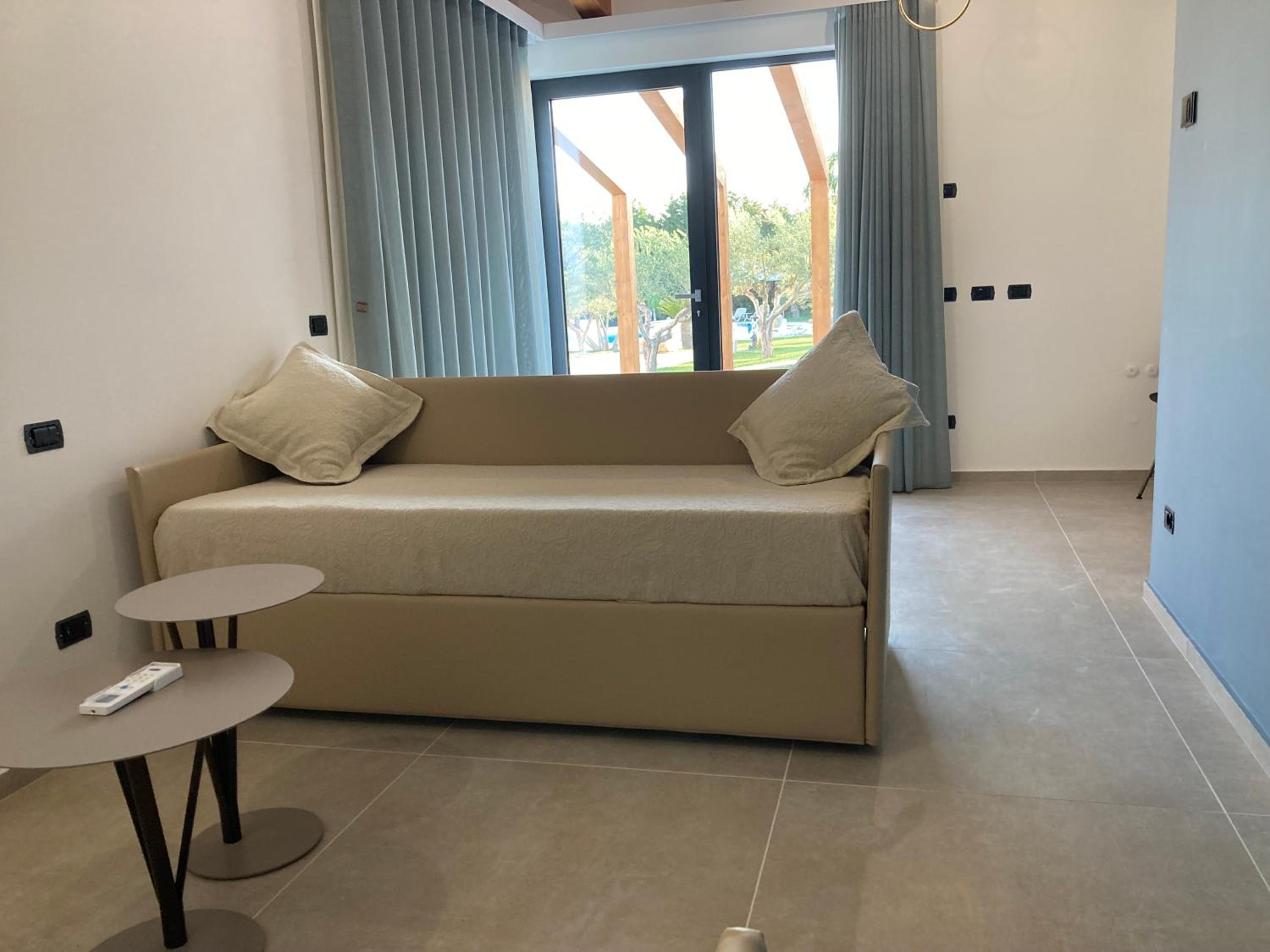 Junior Suite with Pool View photo 1
