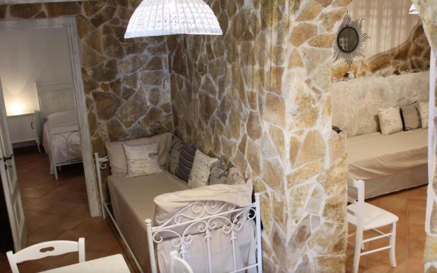 One-Bedroom Apartment with Private Garden - Casetta Bianca
