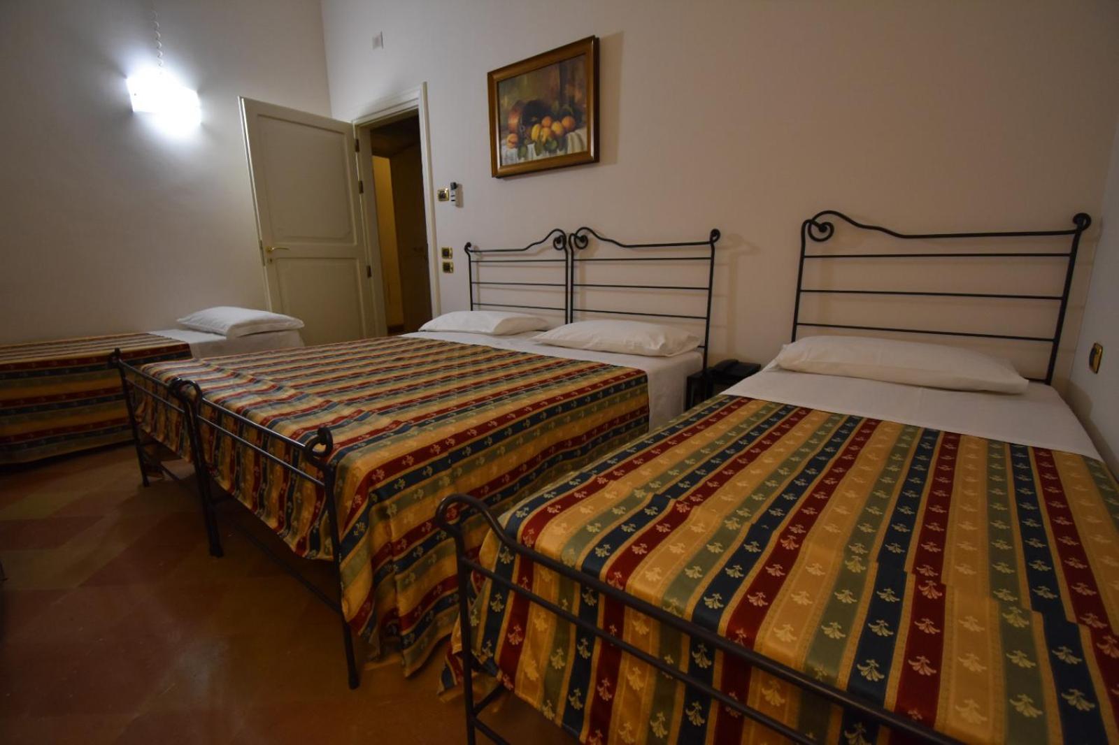 Classic Quadruple Room photo 3
