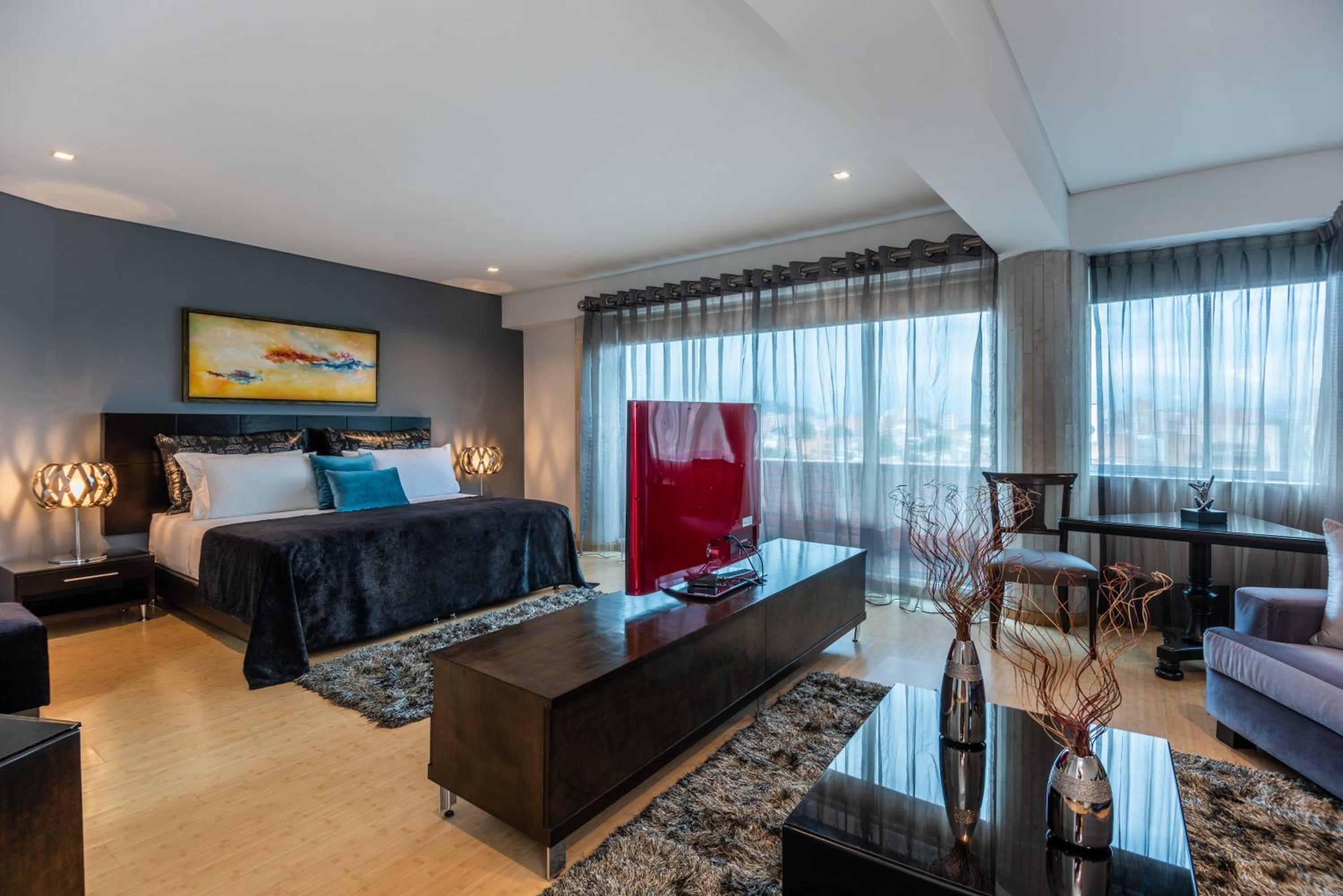 Suite with Balcony - Photo 3