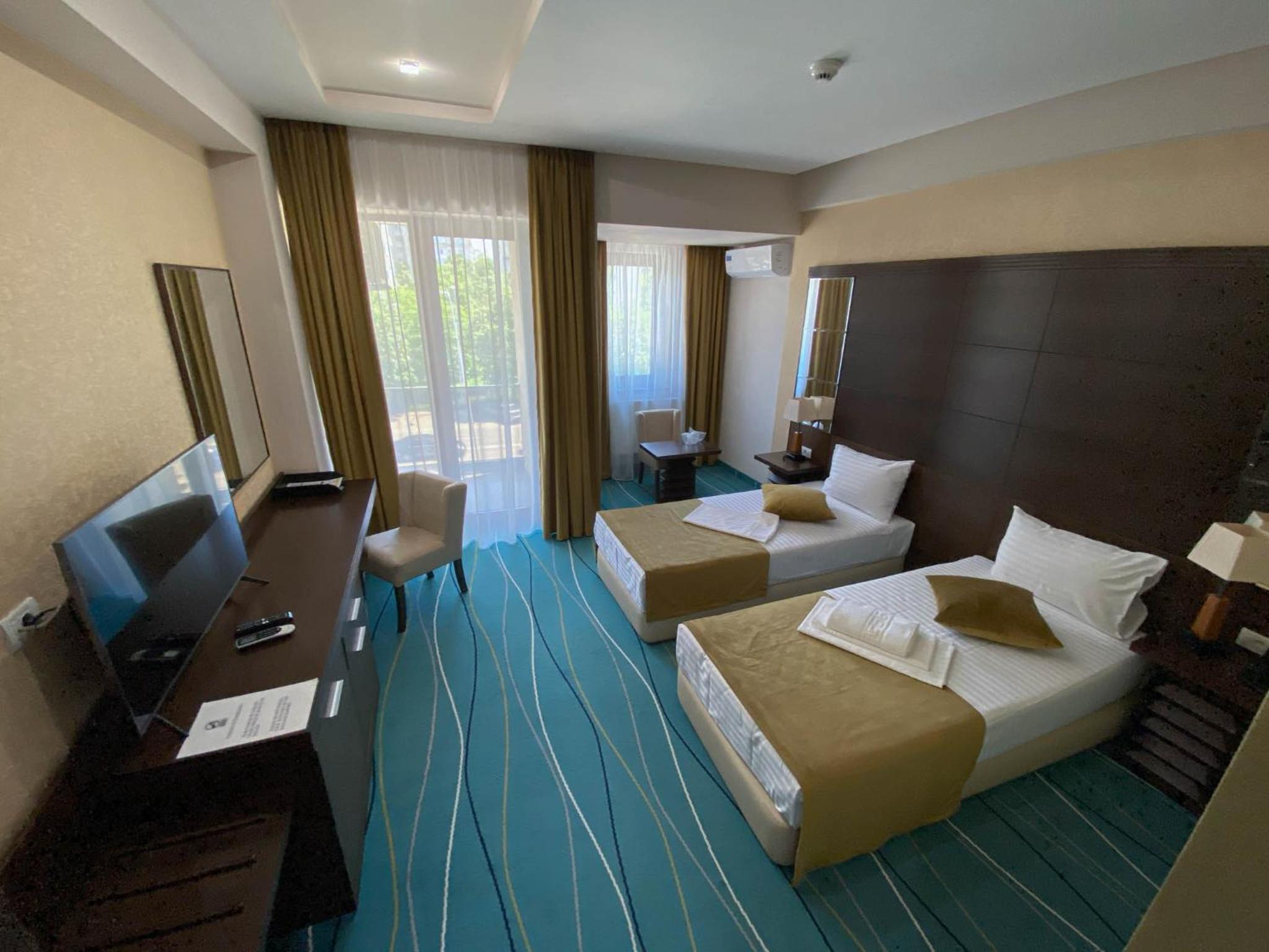 Twin Room - Photo 3