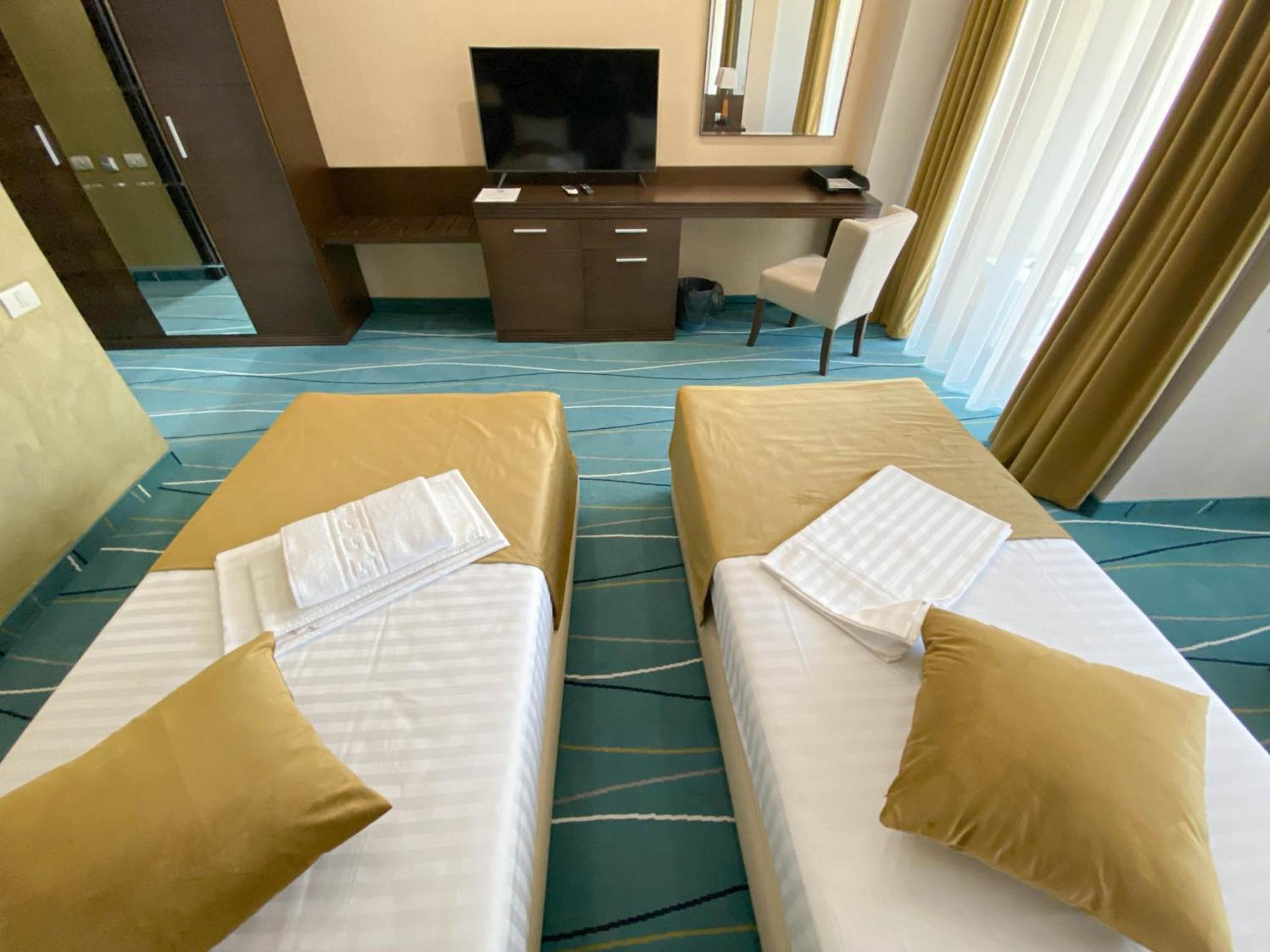 Twin Room - Photo 4