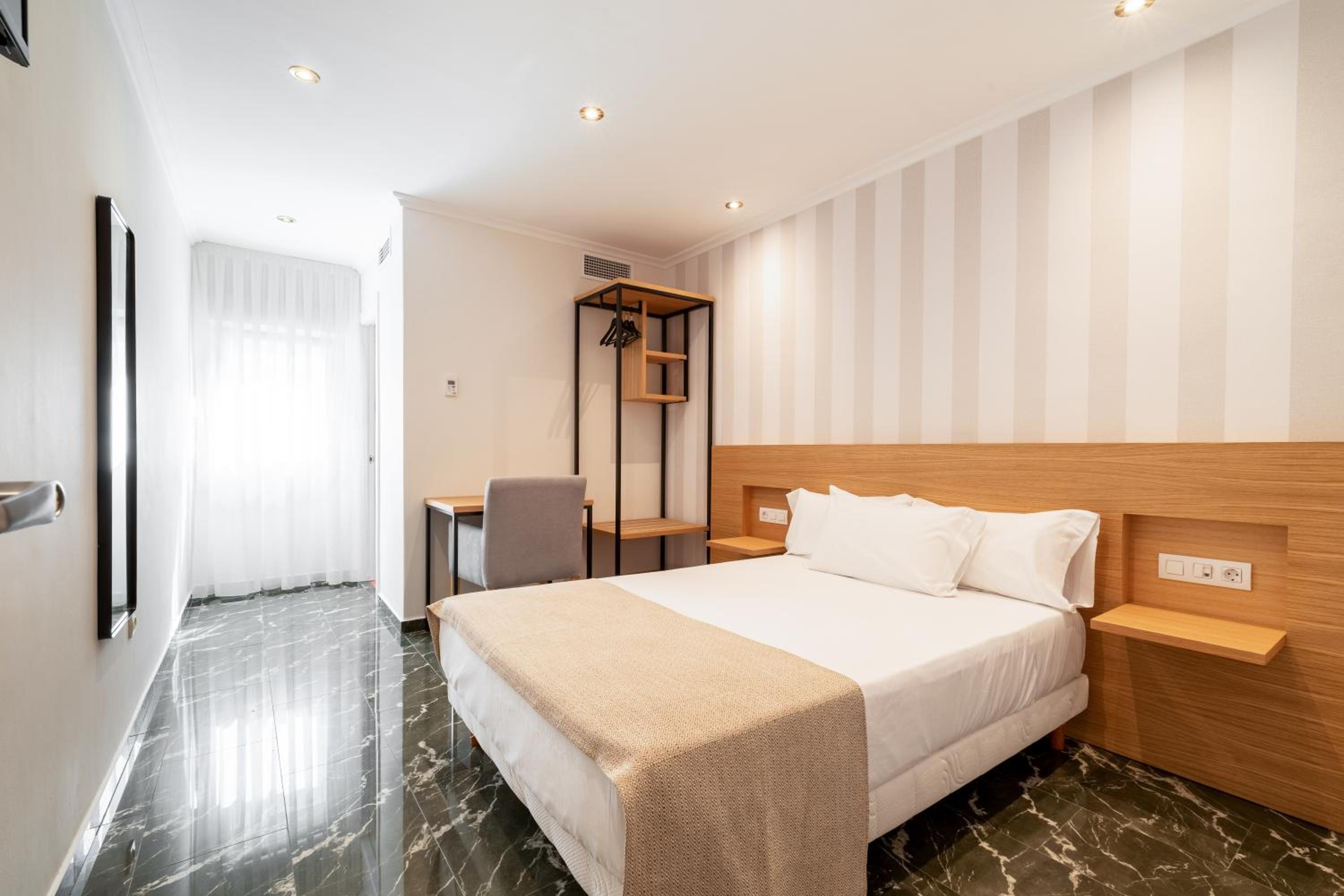 Habitación Estándar con Cama Queen