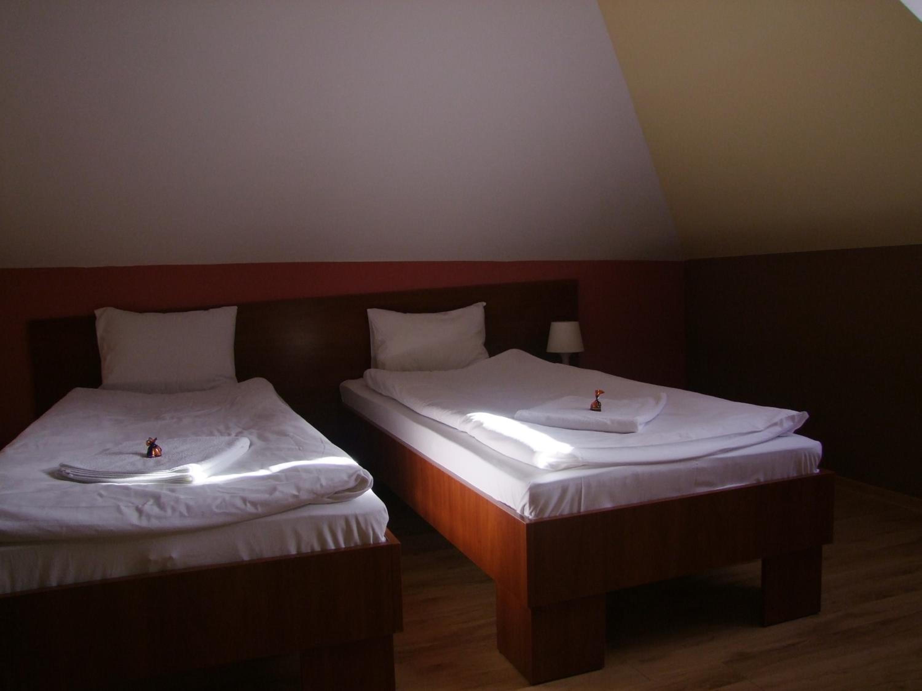 Double or Twin Room with Bathroom photo 2
