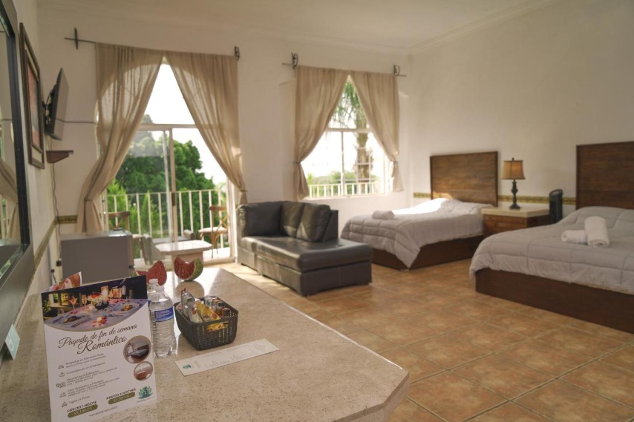 Deluxe Double or Twin Room photo 2