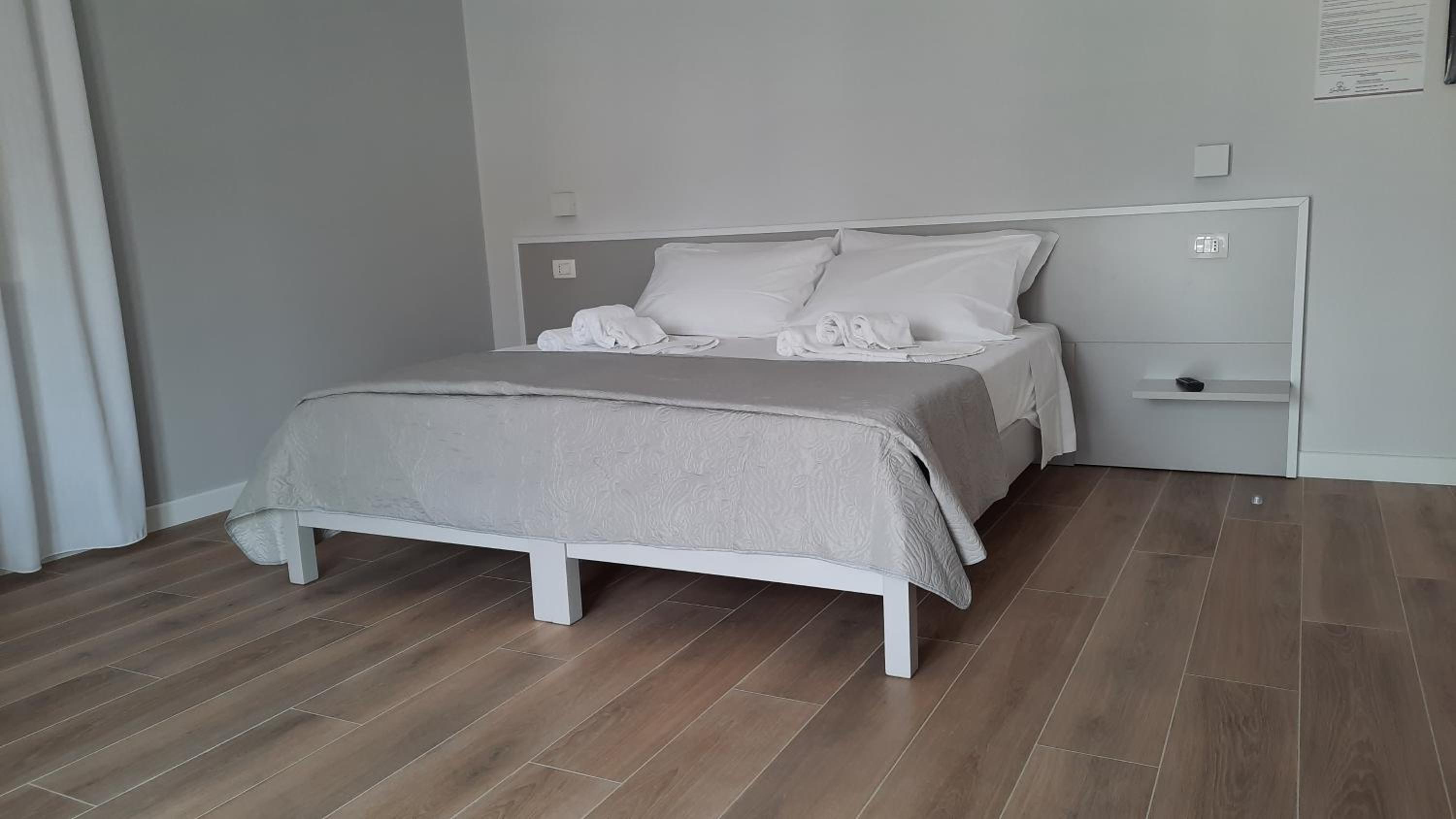 Twin Room - Photo 1