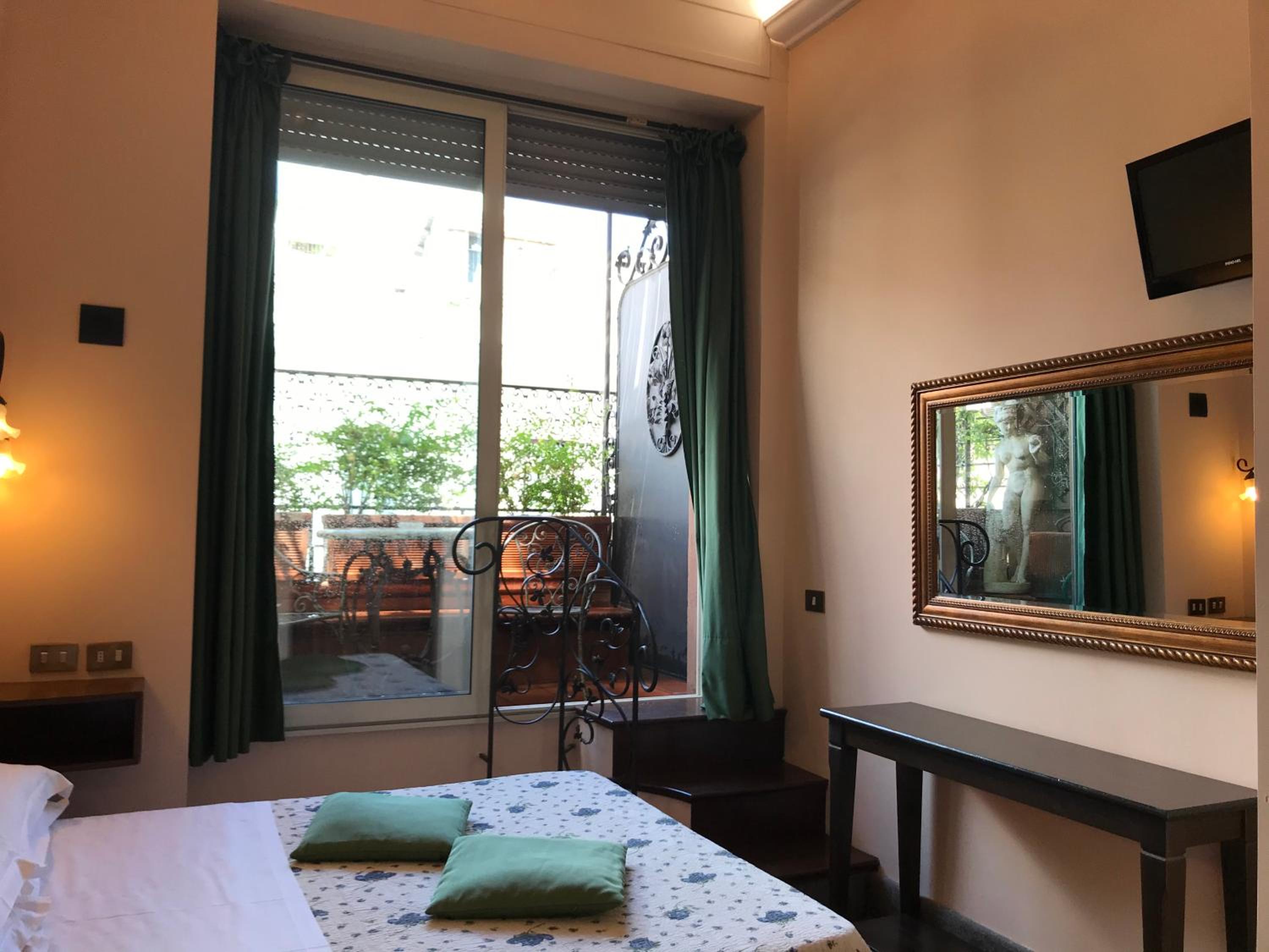 Double Room with Balcony photo 1