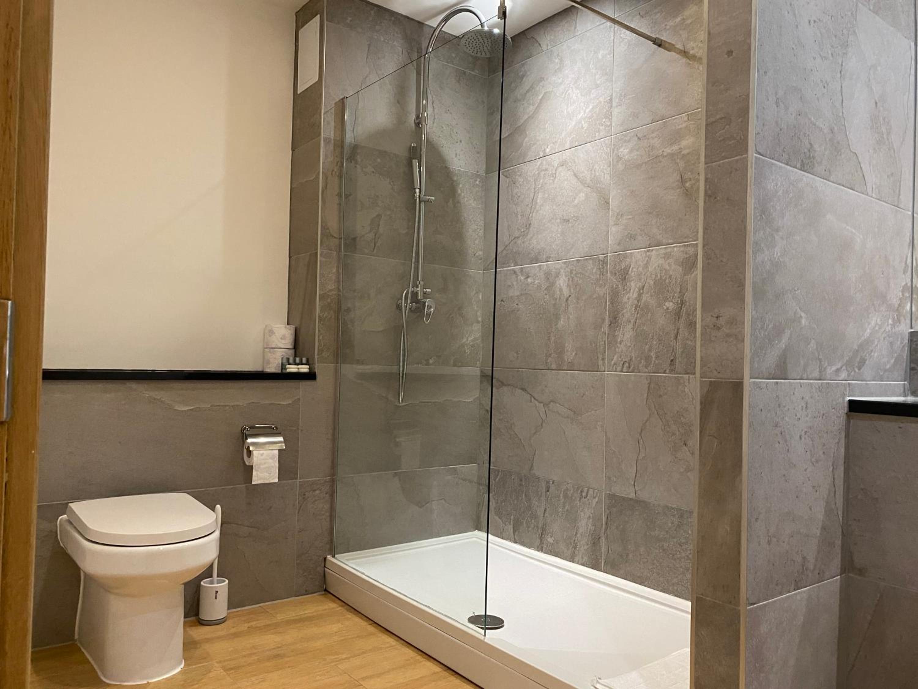 Double or Twin Room - Photo 7