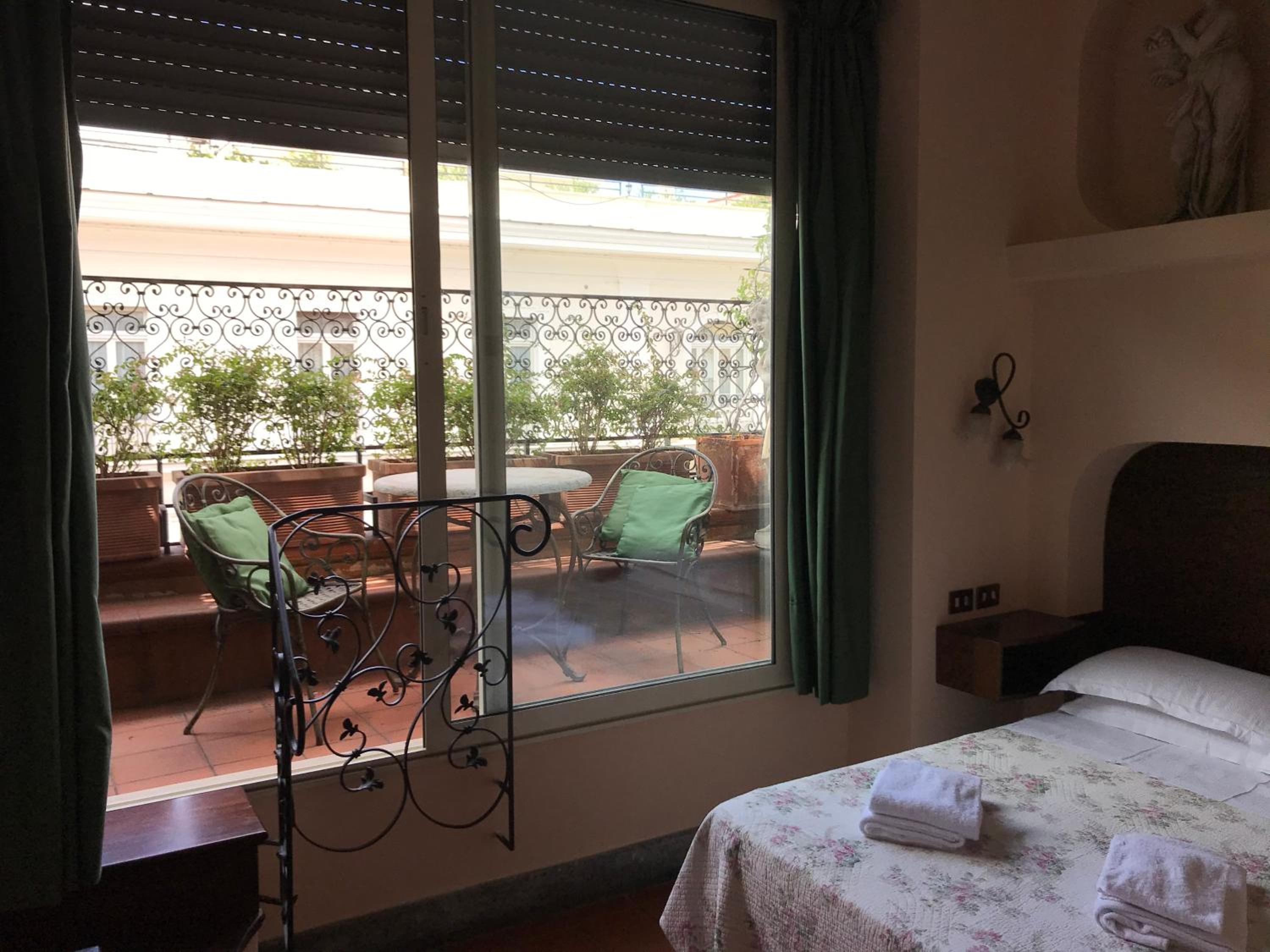 Double Room with Balcony photo 2