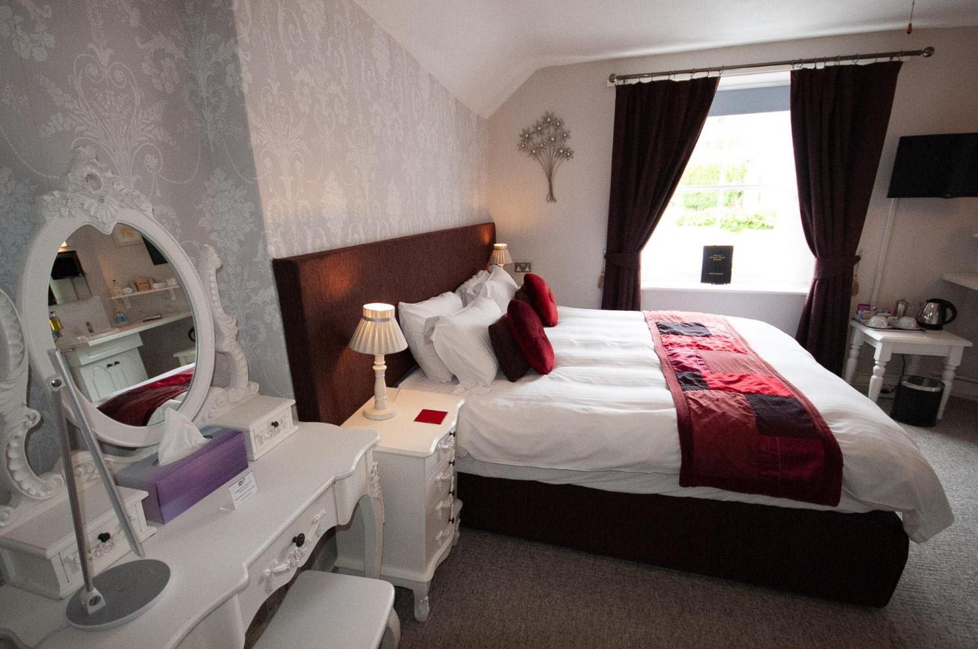 Superior King or Twin Room photo 3
