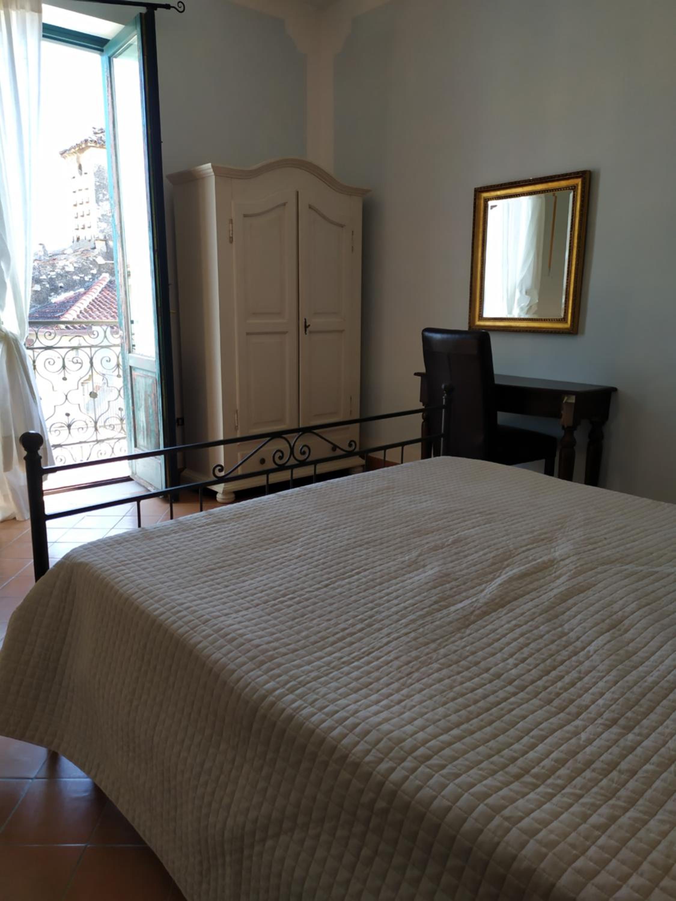 Double Room - Photo 8