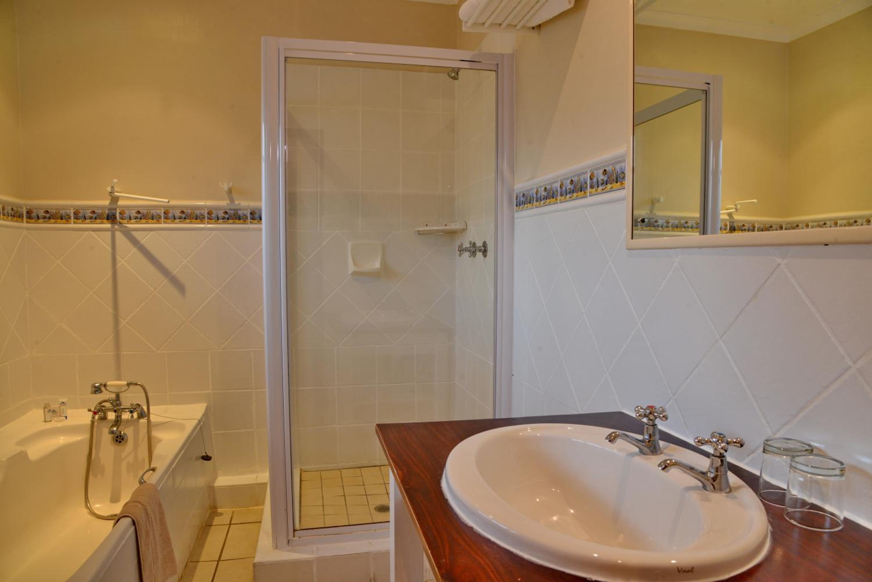 Twin Room - Photo 4
