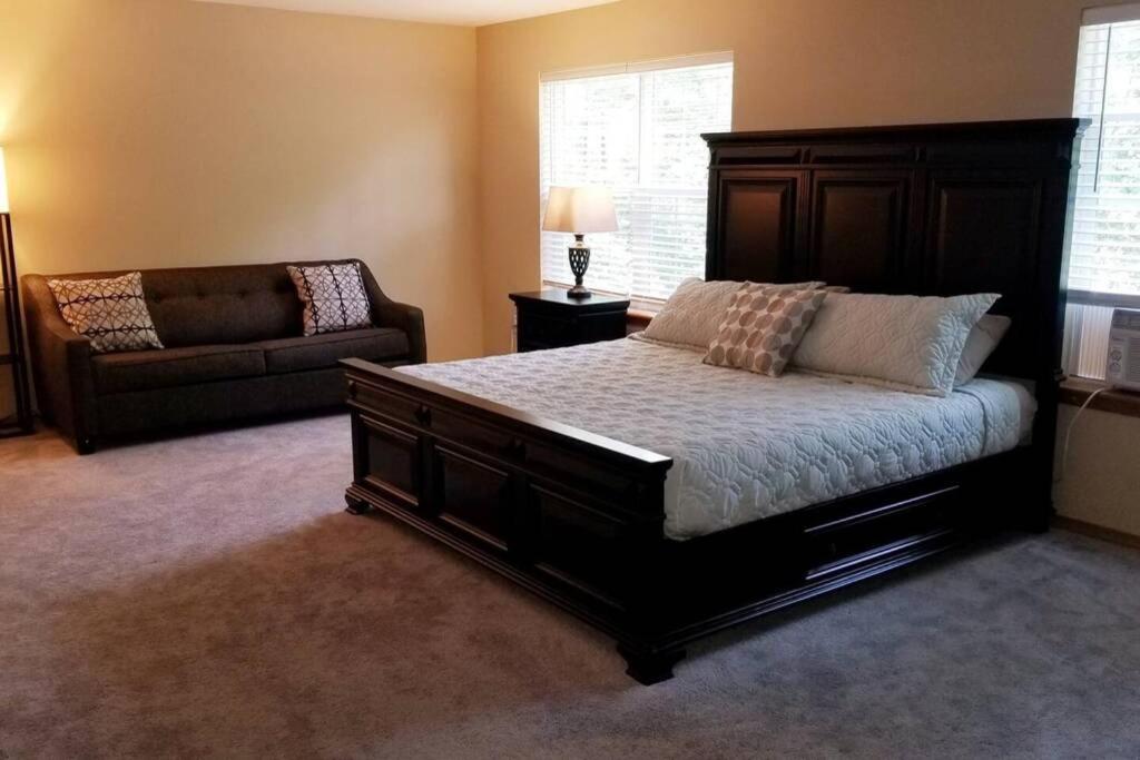 Three-Bedroom House photo 1