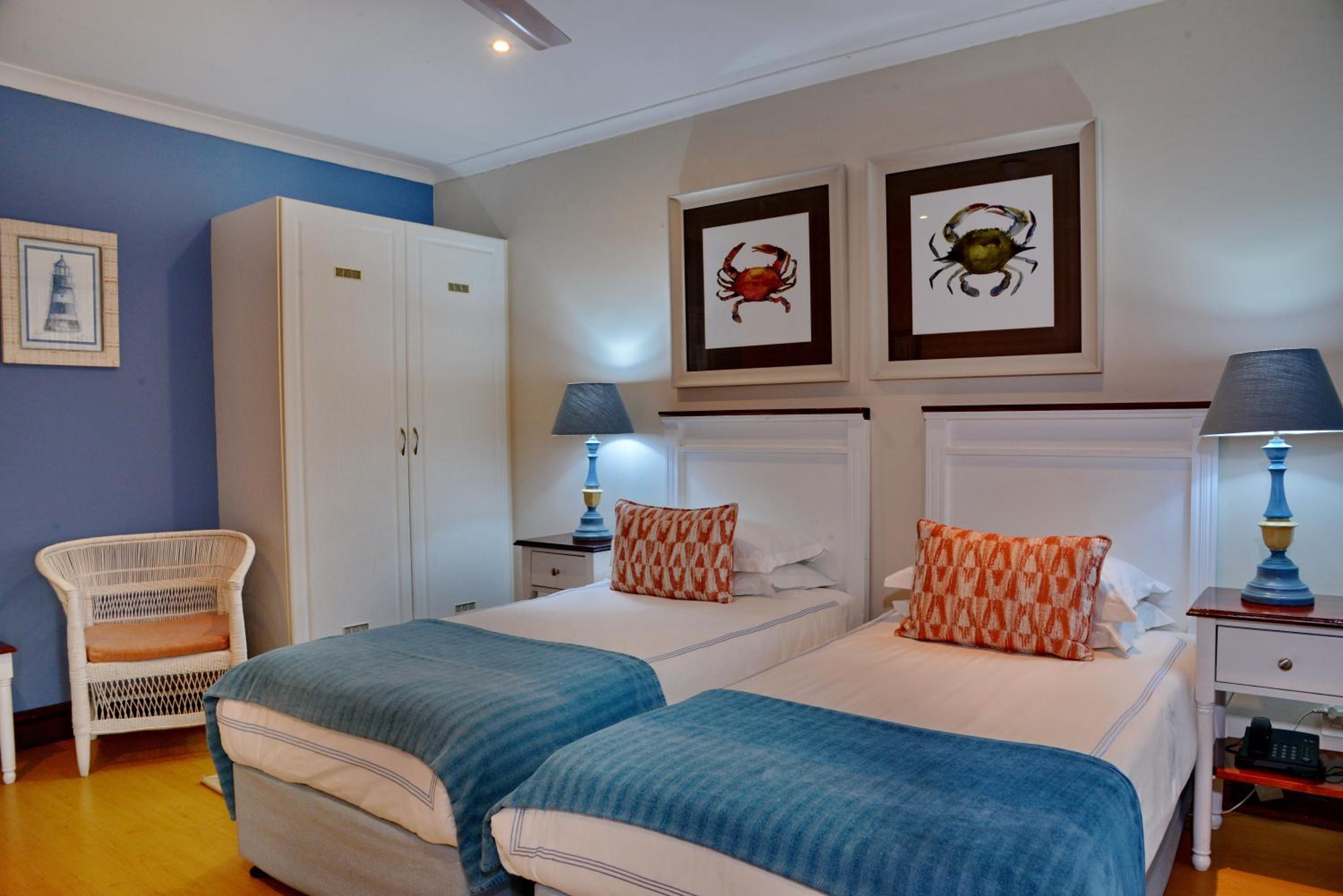 Twin Room - Photo 6