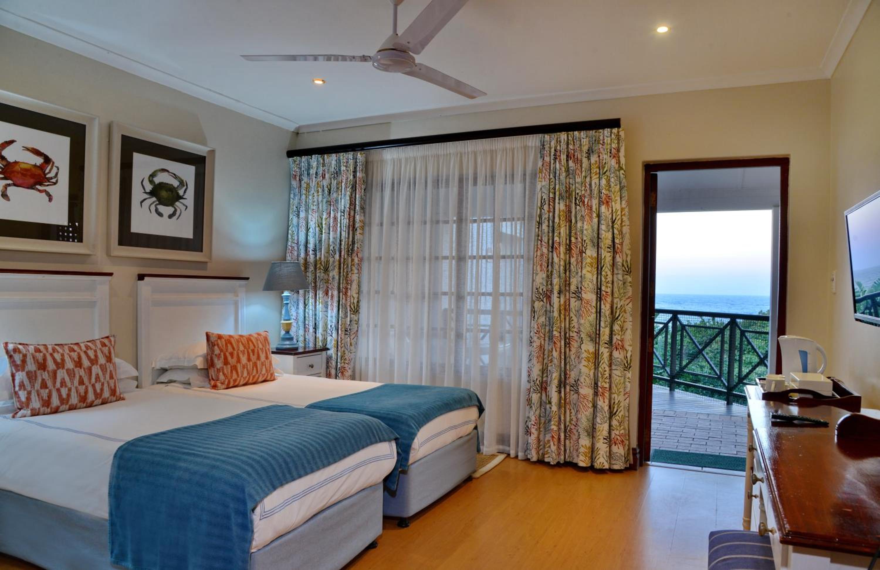 Twin Room - Photo 8