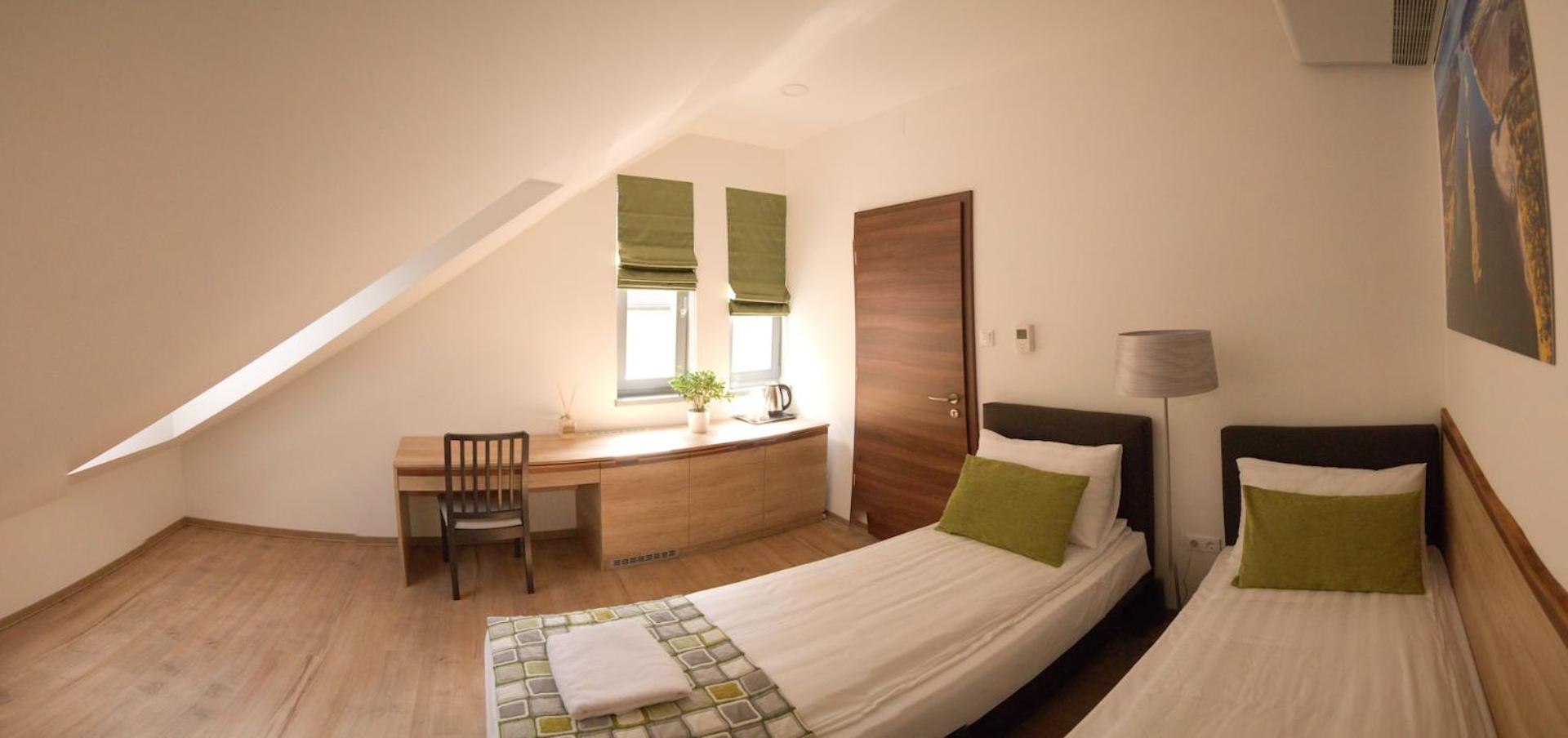Family Room with Private Bathroom - Photo 8