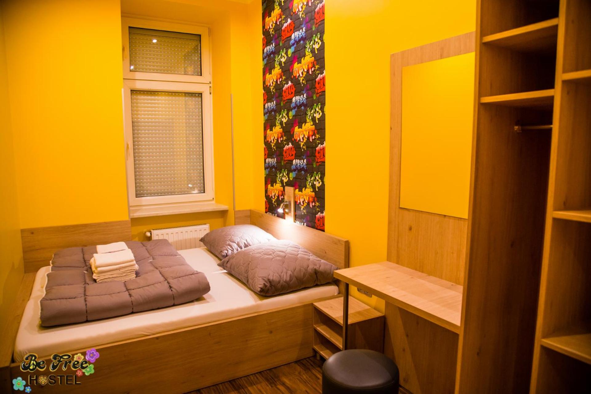 Double Room "Hostel" with Shared Bathroom