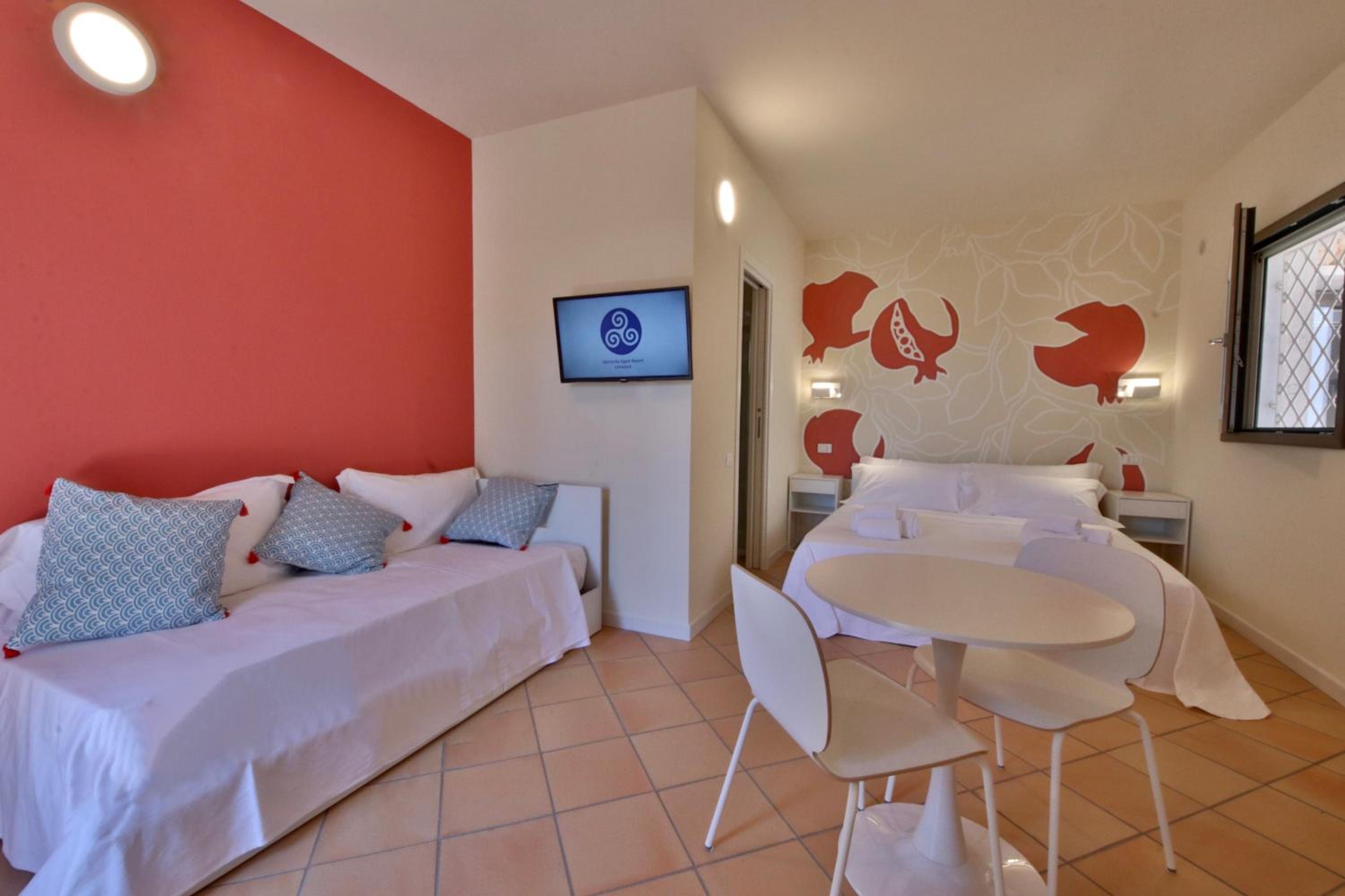 Deluxe Double Room with Side Sea View photo 1