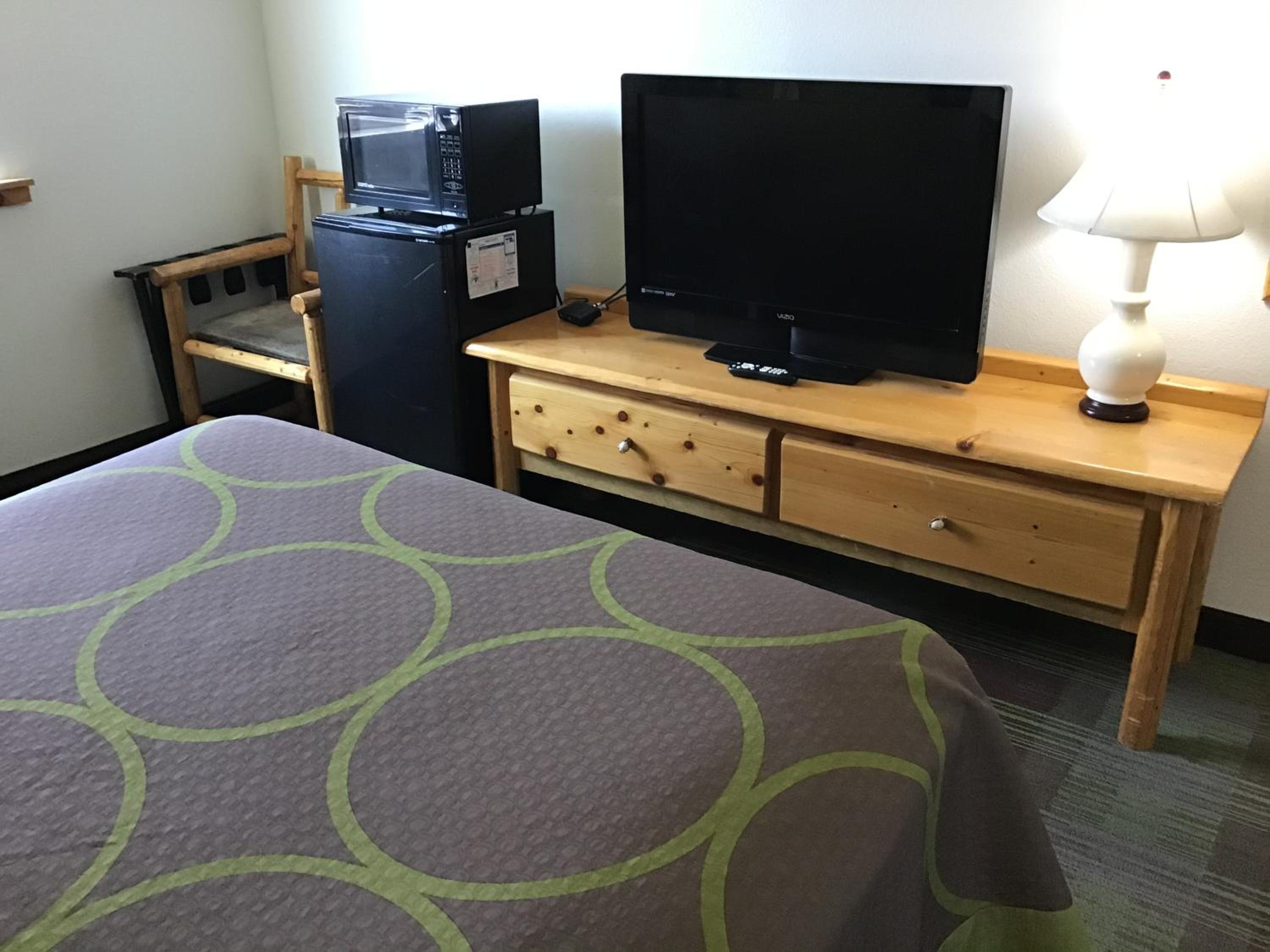 Queen Room - Non-Smoking - Photo 4