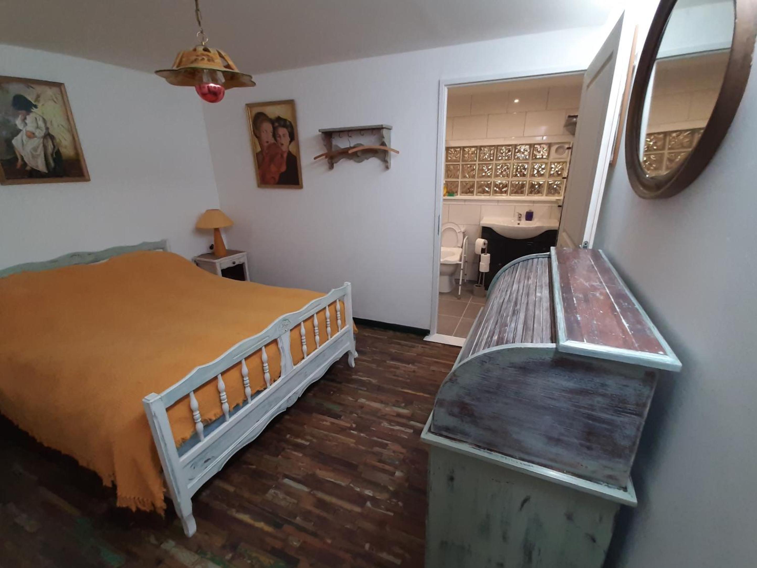 Apartment with Garden View - Photo 14