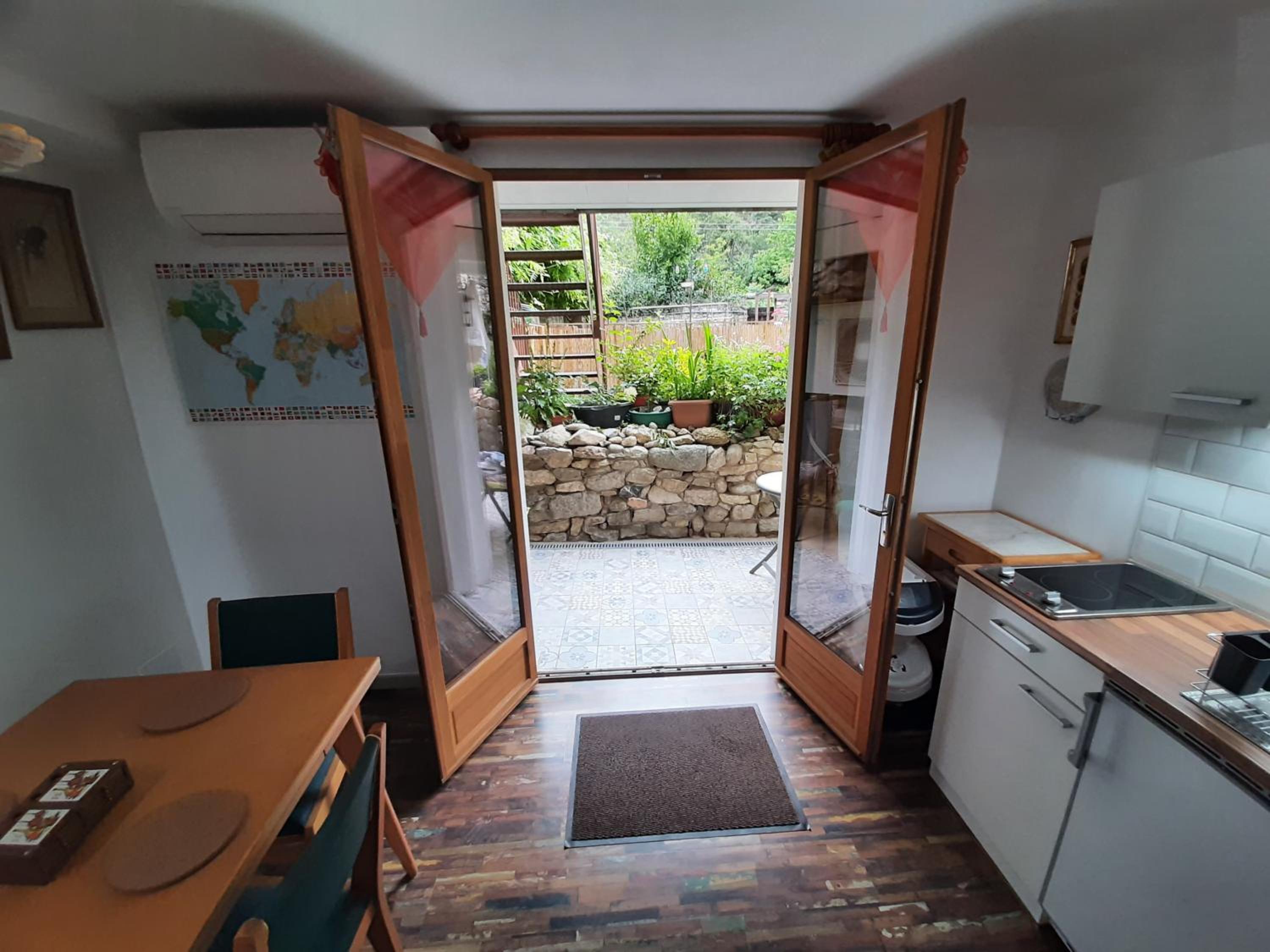 Apartment with Garden View - Photo 5