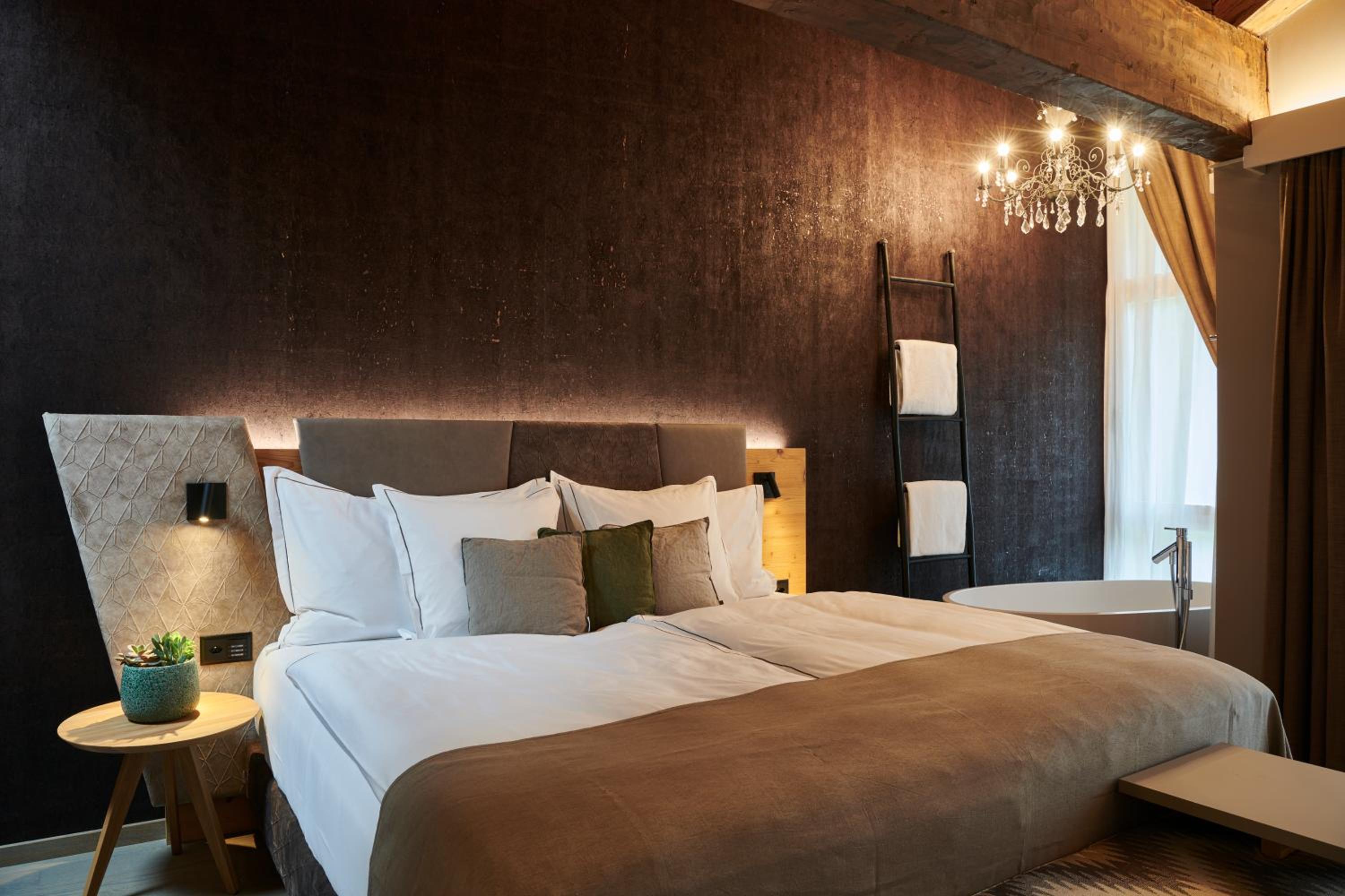 Spa Double Room with Matterhorn View - Photo 2