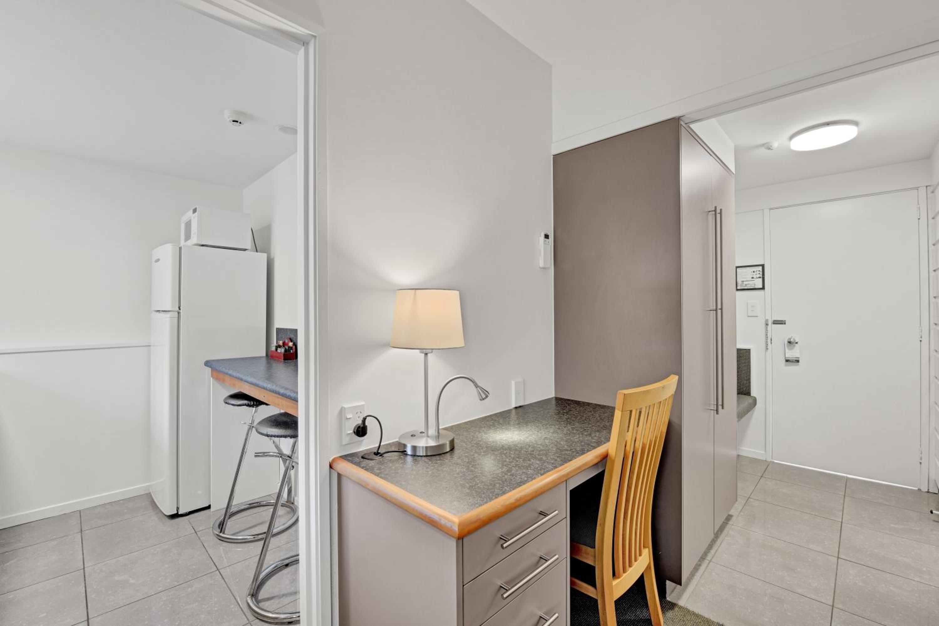Studio with Kitchen - Photo 6