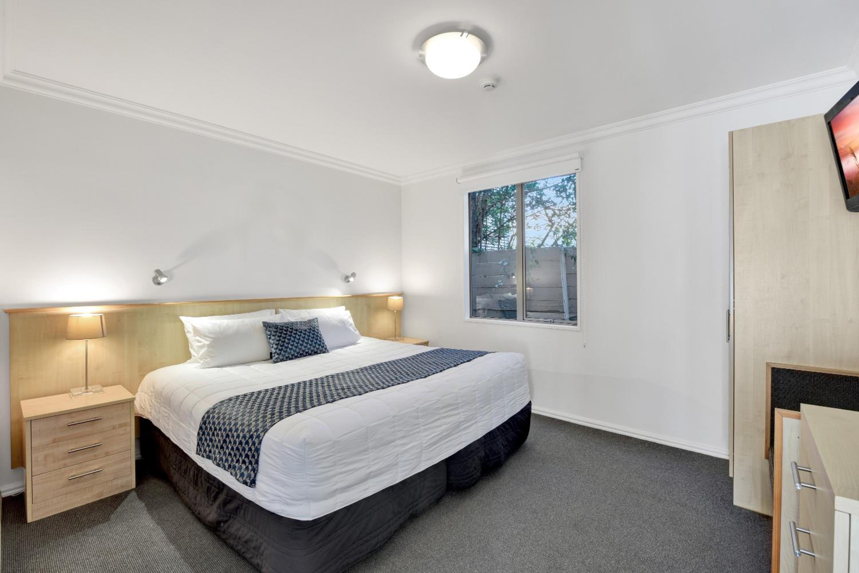 One-Bedroom Apartment - Photo 5