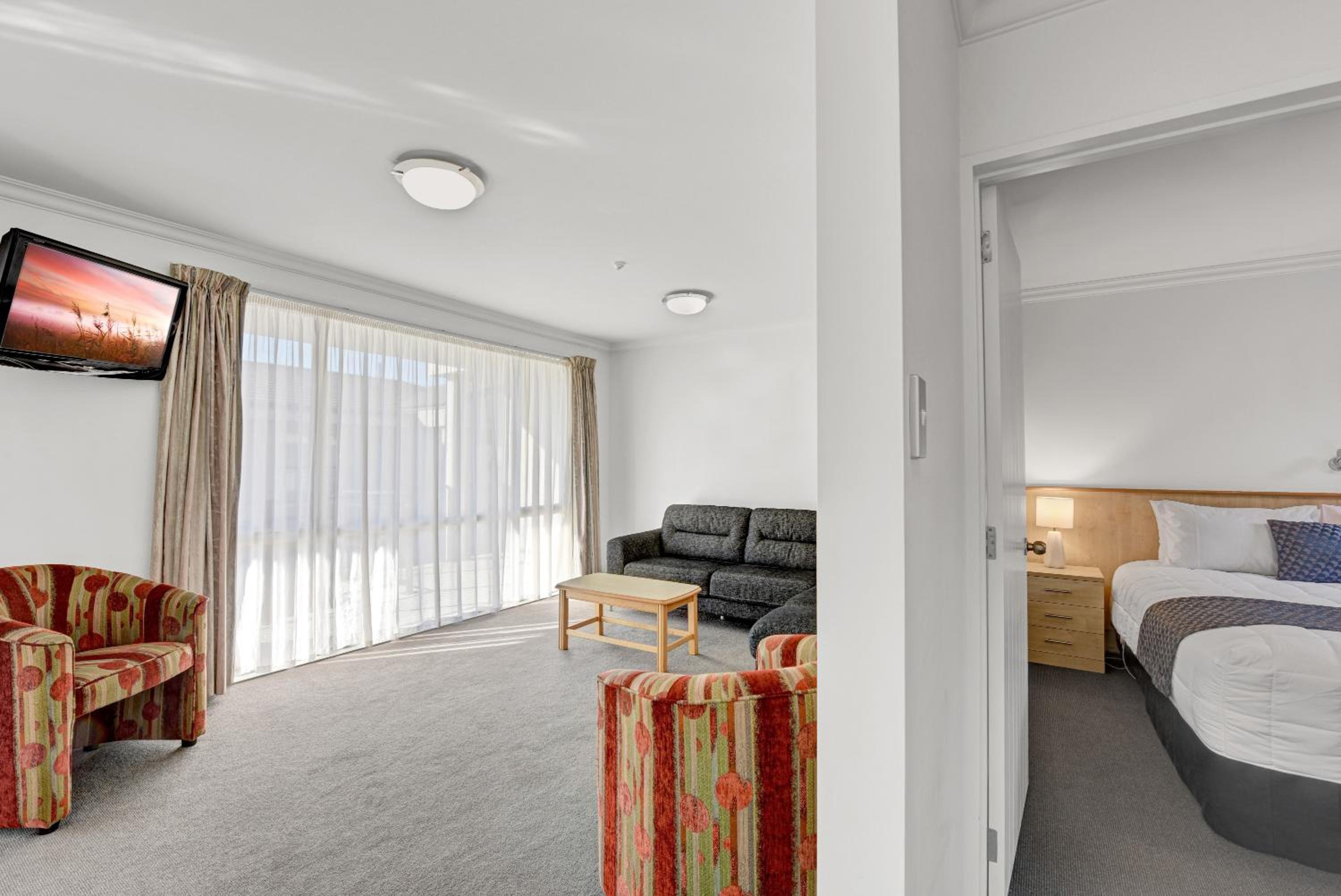 Two Bedroom Apartment  - Photo 3