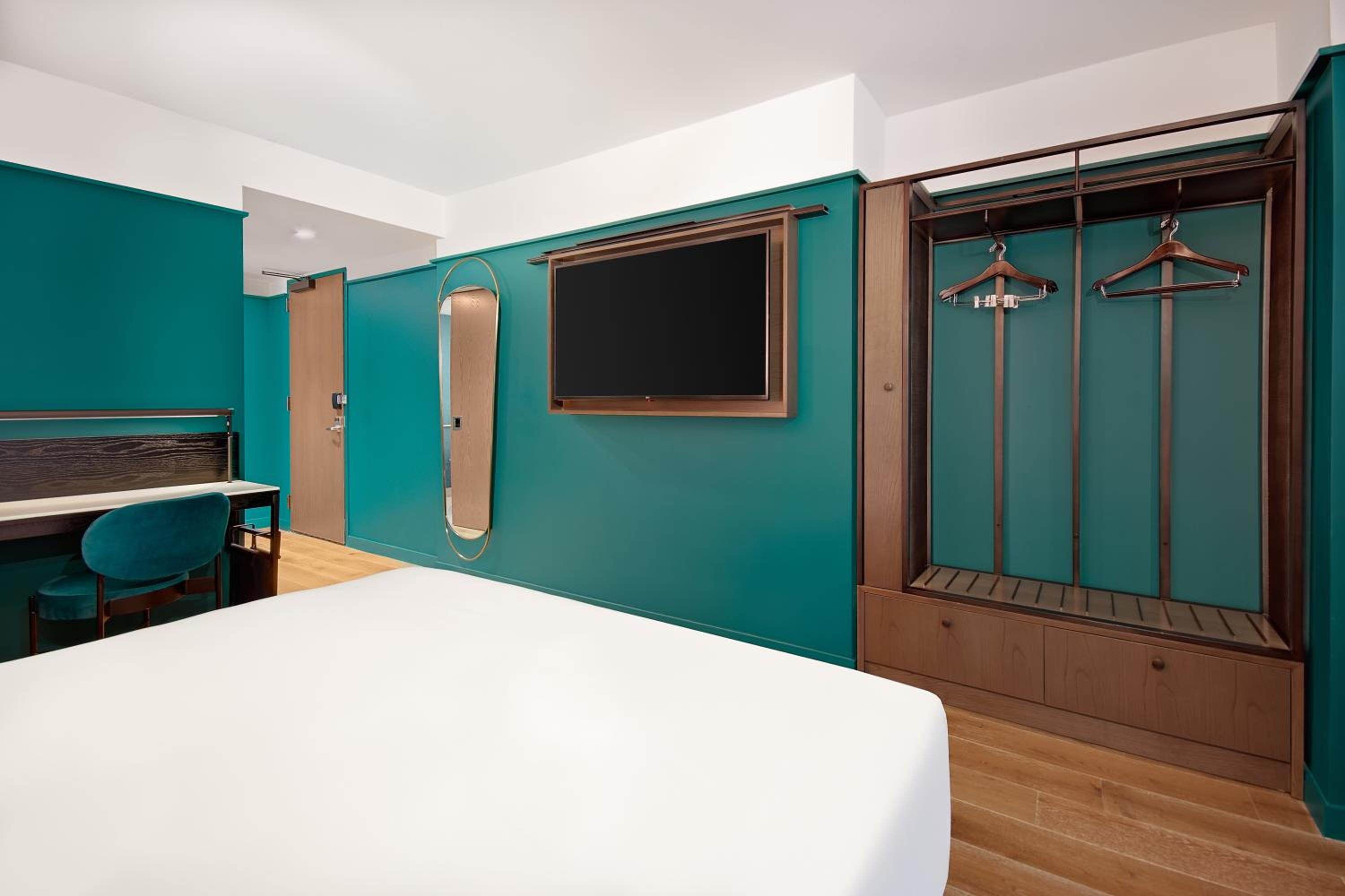 Standard King Room