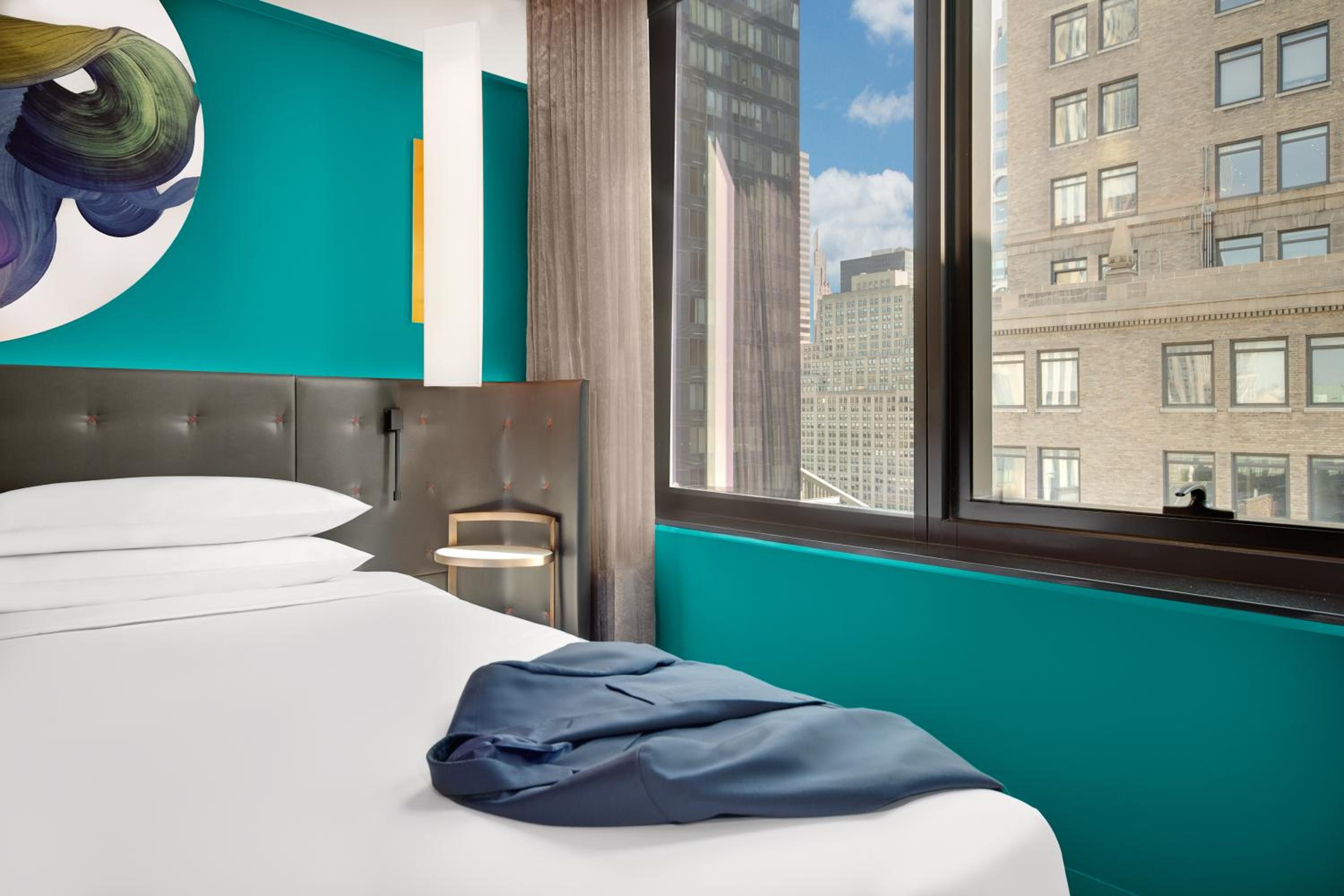 King Room - High Floor thumbnail 5
