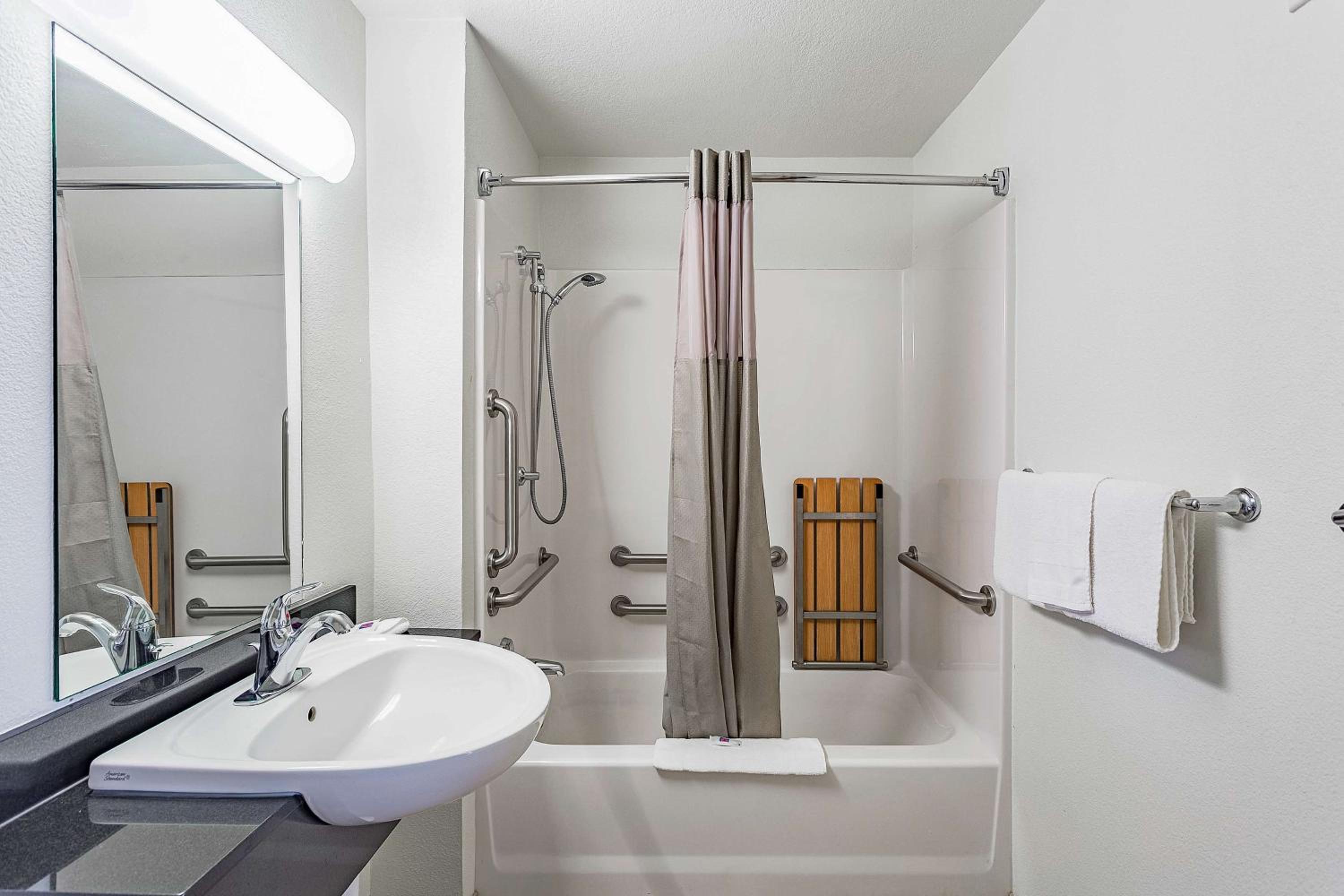 Double Room - Disability Access - Non-Smoking