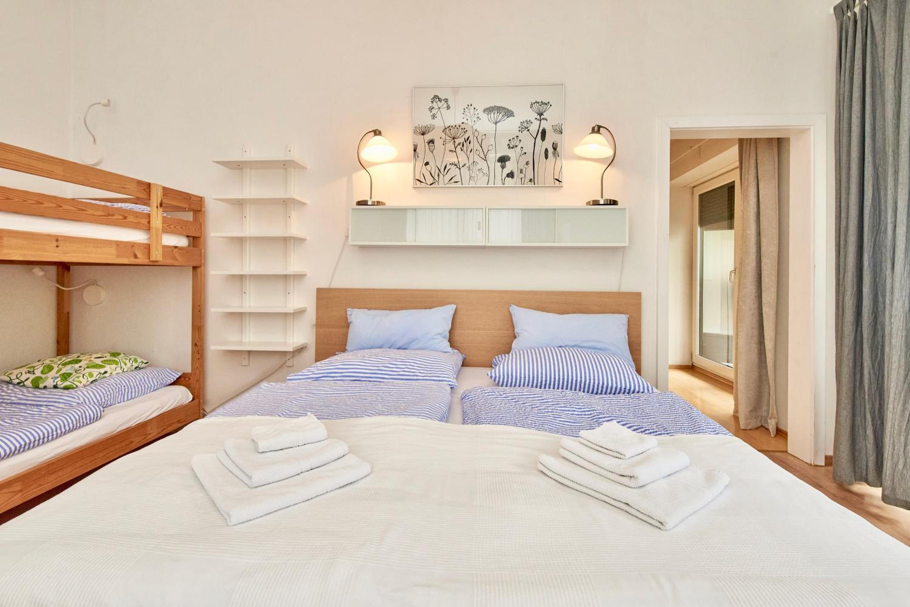 Apartment with Balcony - TOP 2  - Photo 2