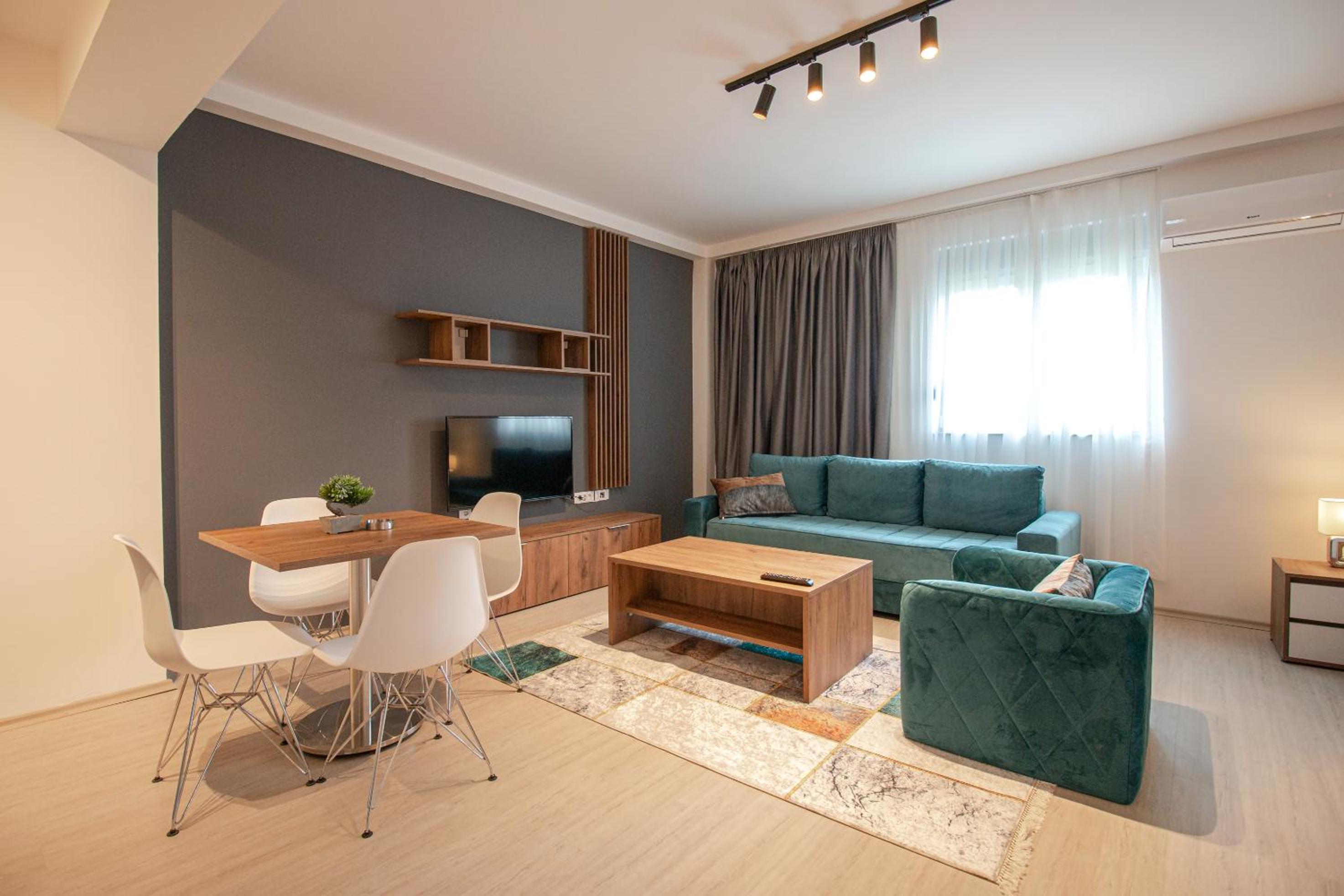 Deluxe Apartment