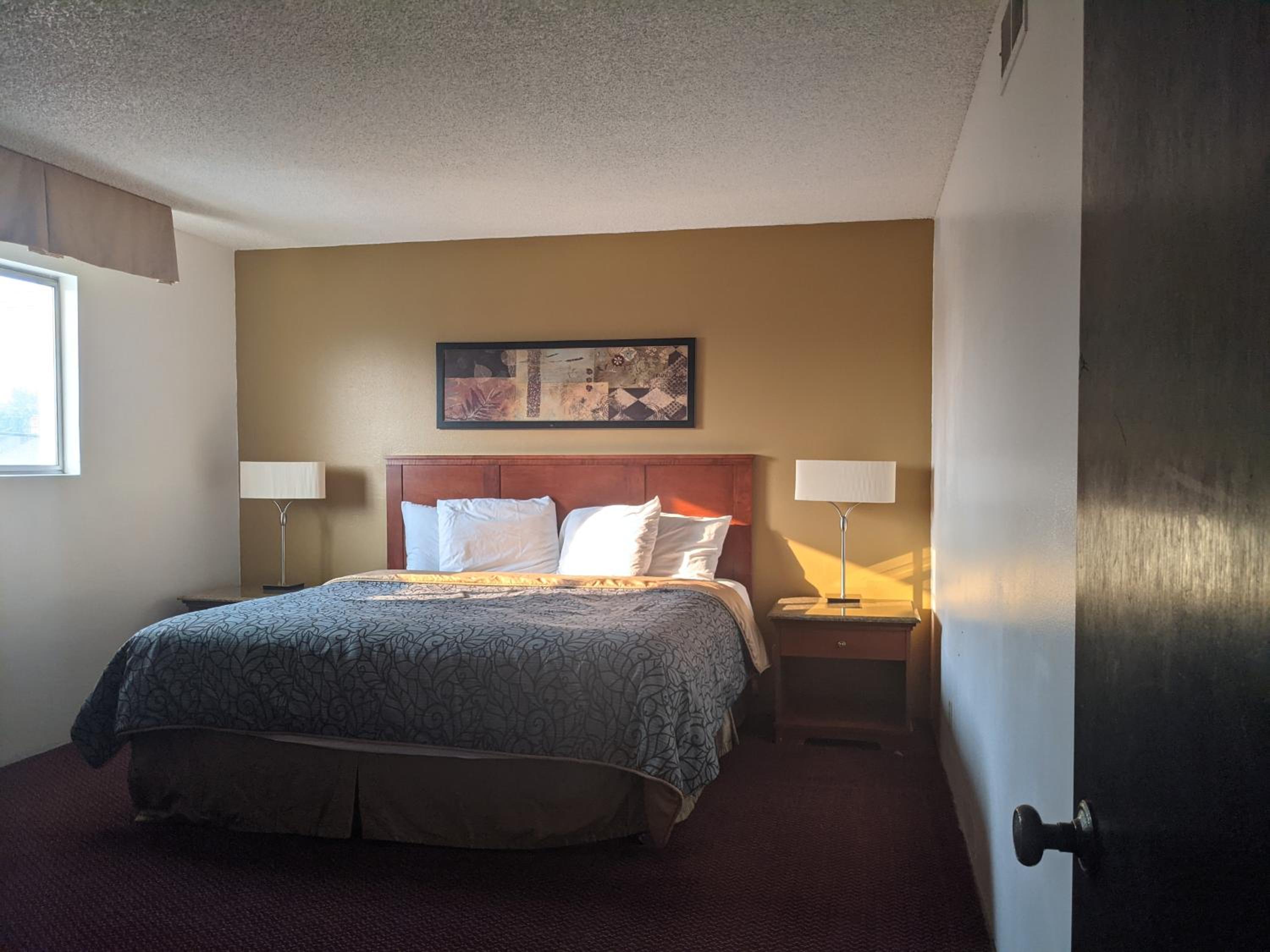 Family Room - Photo 11