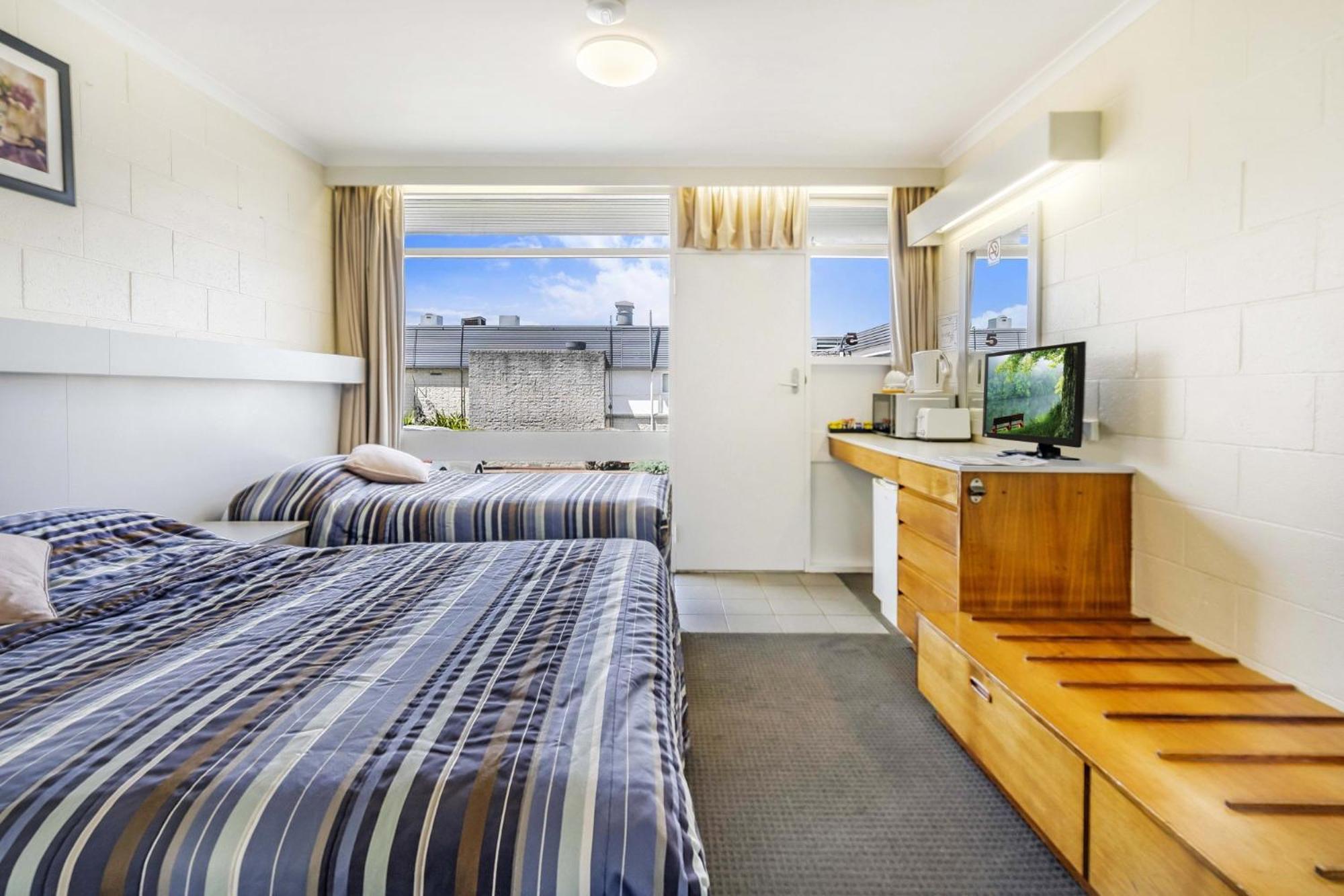 Double or Twin Room - Photo 3