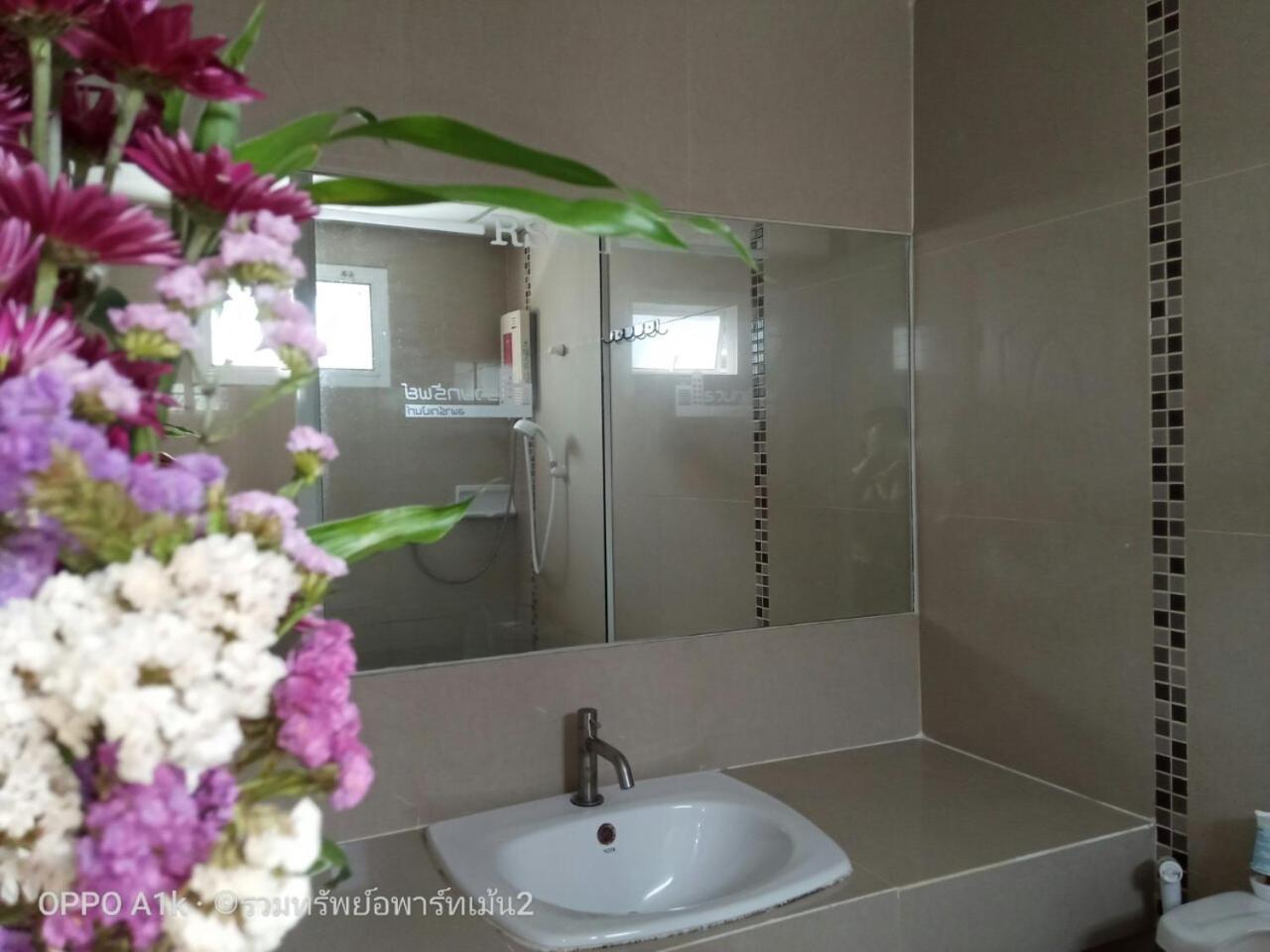 Deluxe Queen Room - Photo 14