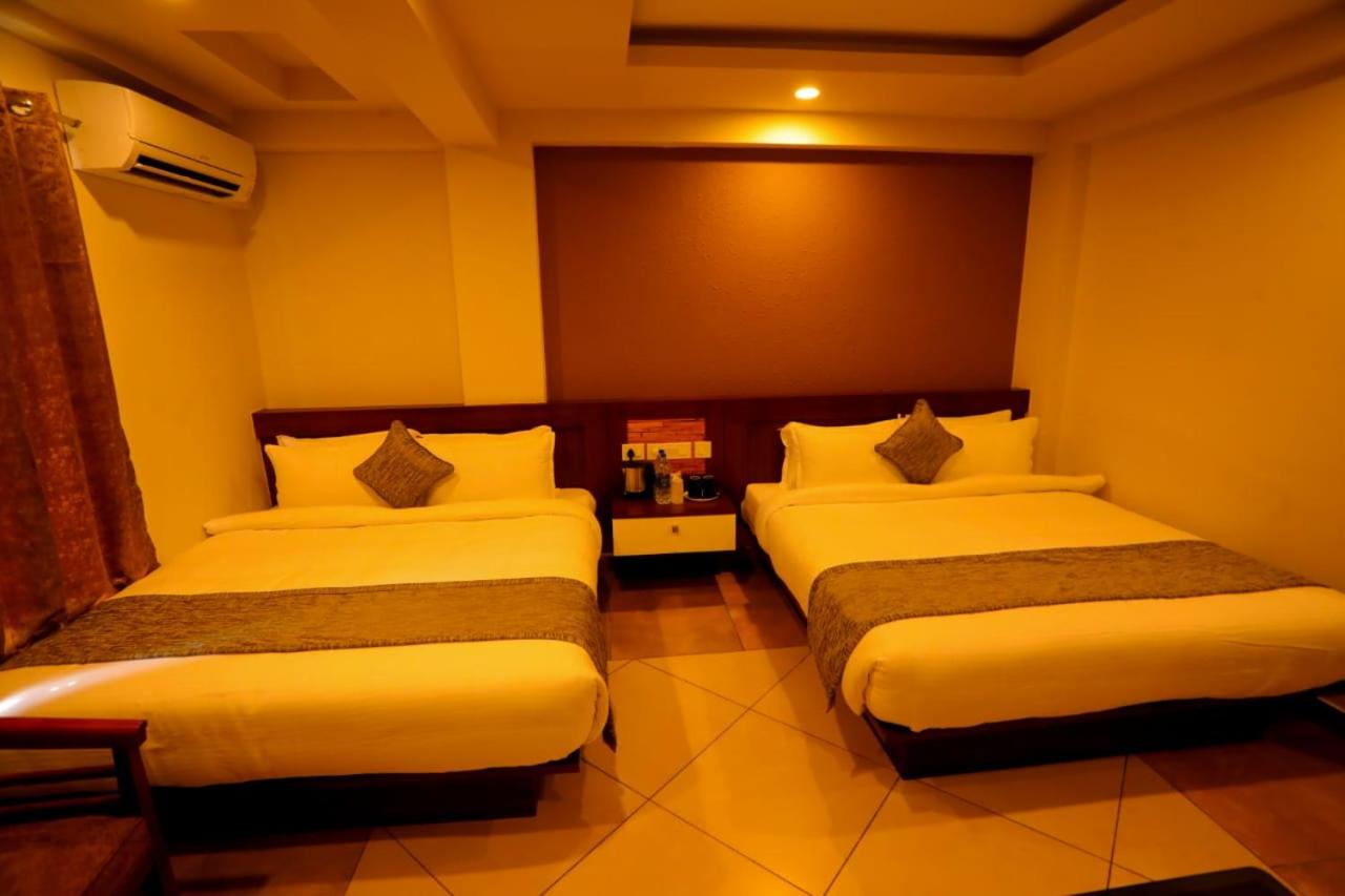 Deluxe Double Room with Extra Bed