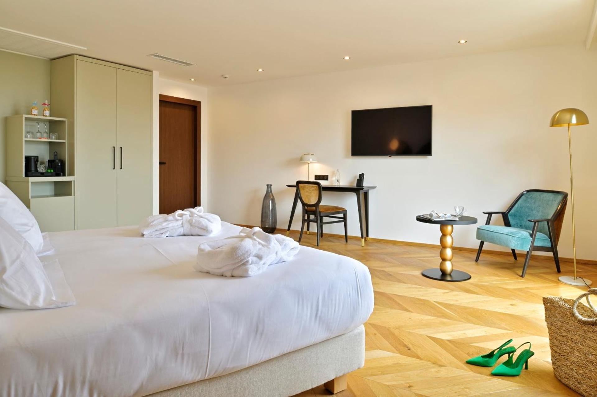 Comfort Double Room with Terrace