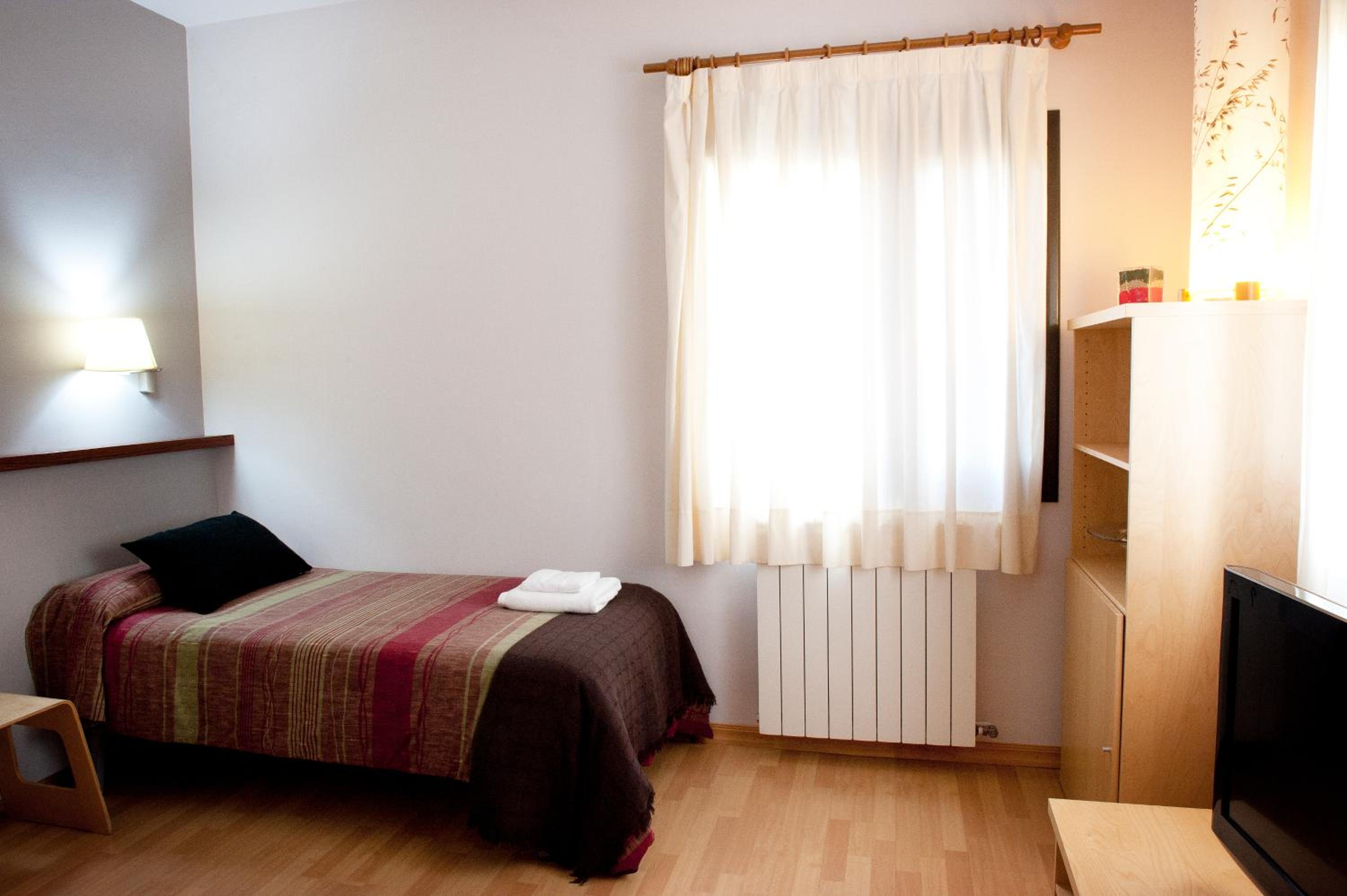 Family Room - Photo 9