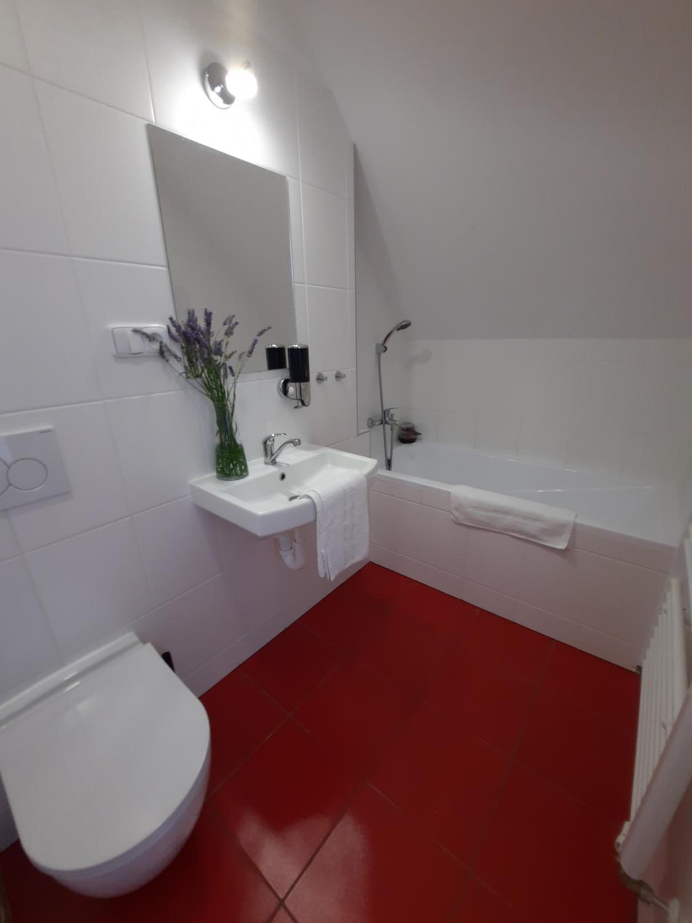 Triple Room with Bath - Photo 3