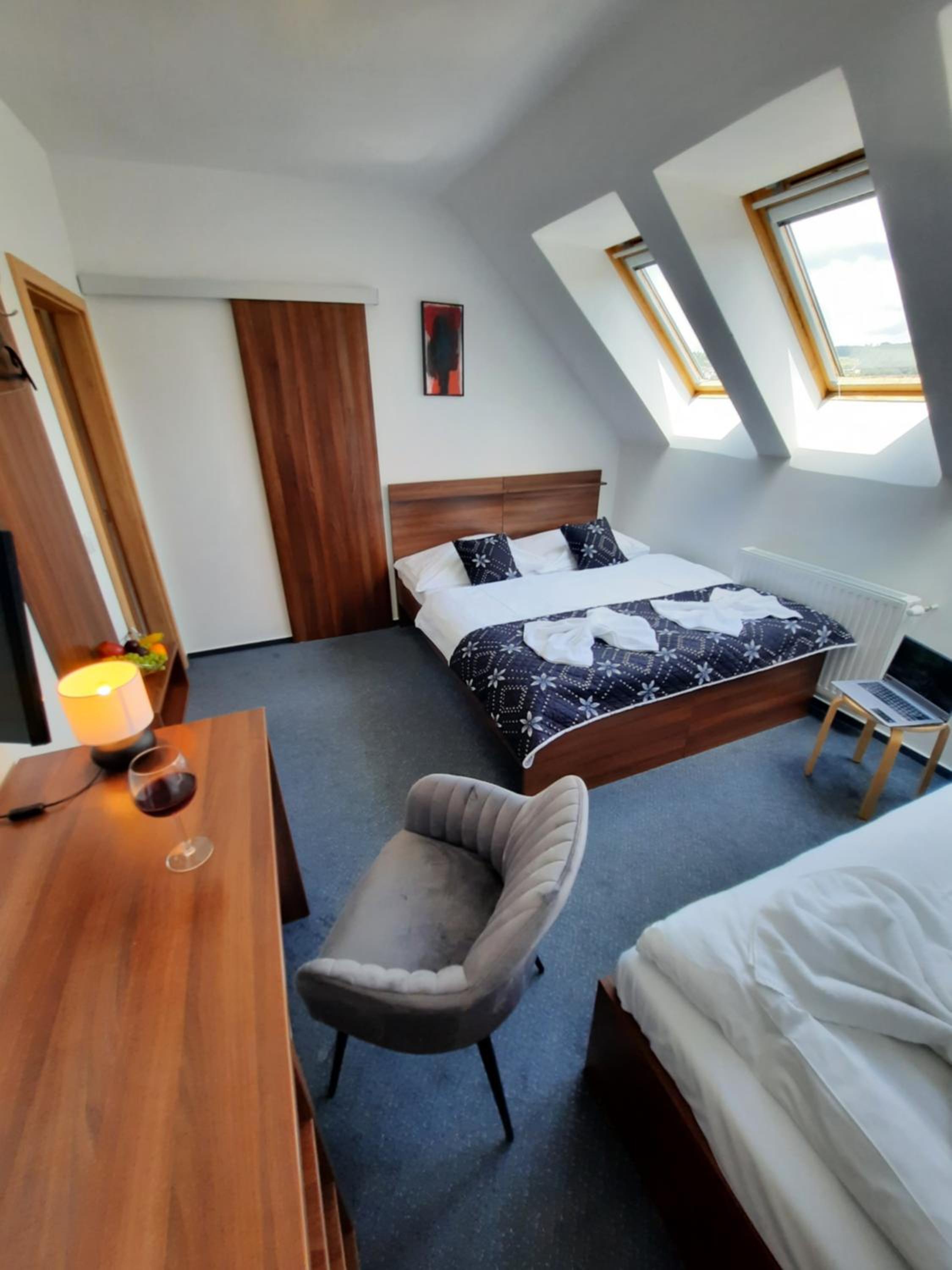 Triple Room with Bath - Photo 4